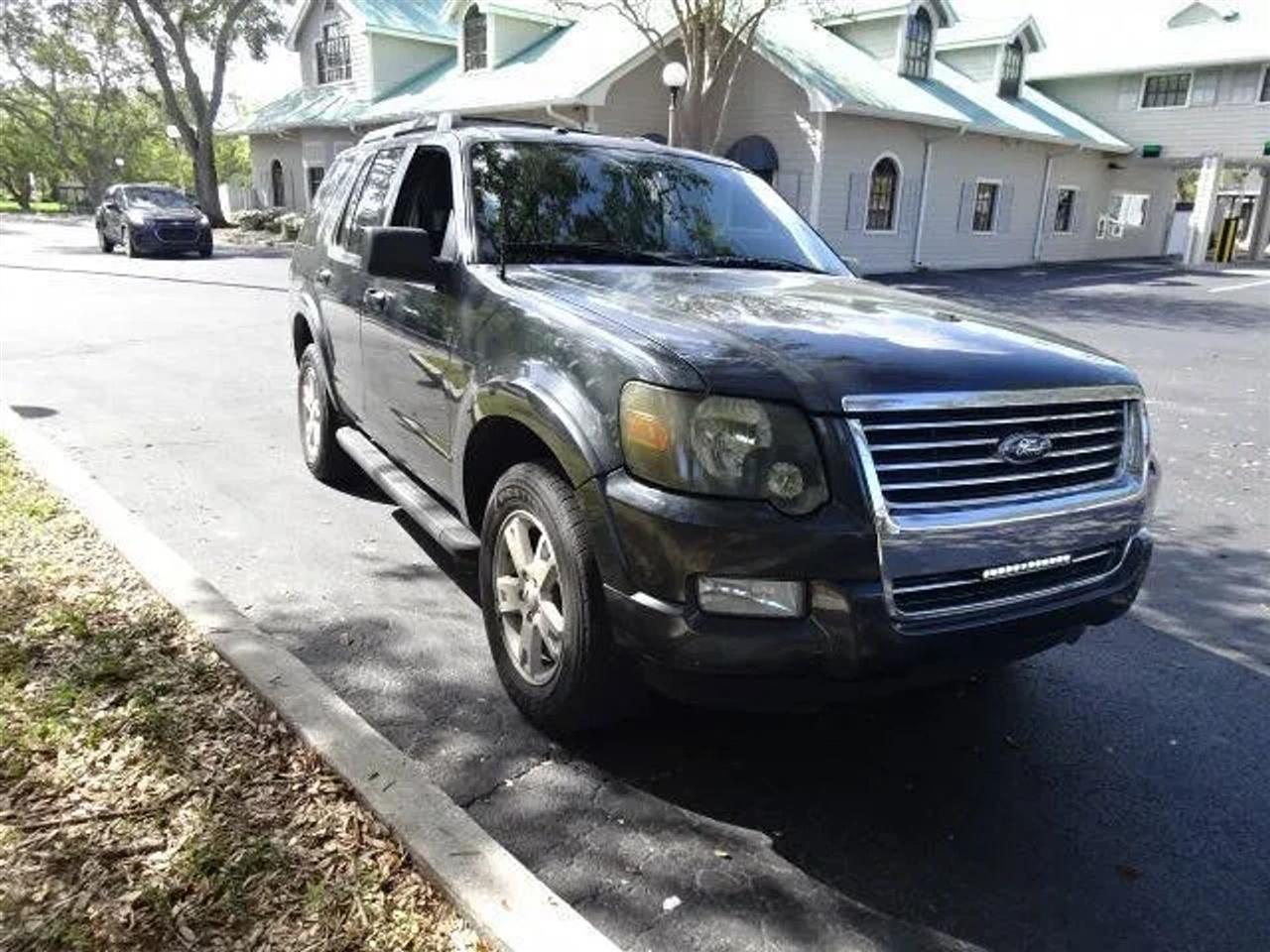 Ford Explorer RWD 4dr XLT 2010