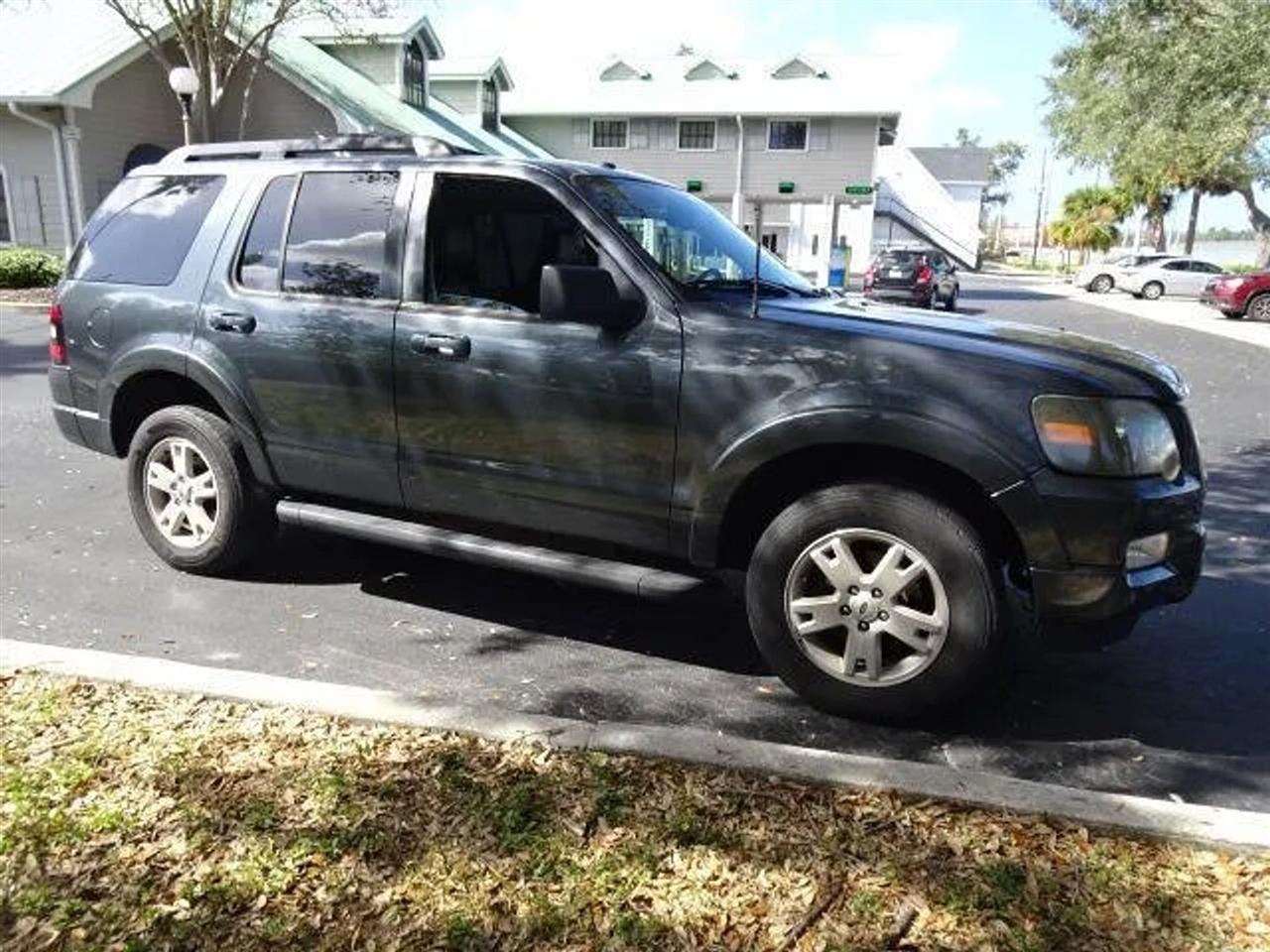Ford Explorer RWD 4dr XLT 2010