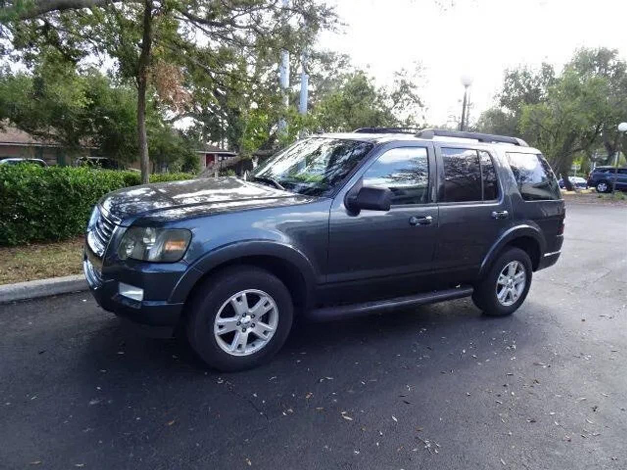 Ford Explorer RWD 4dr XLT 2010