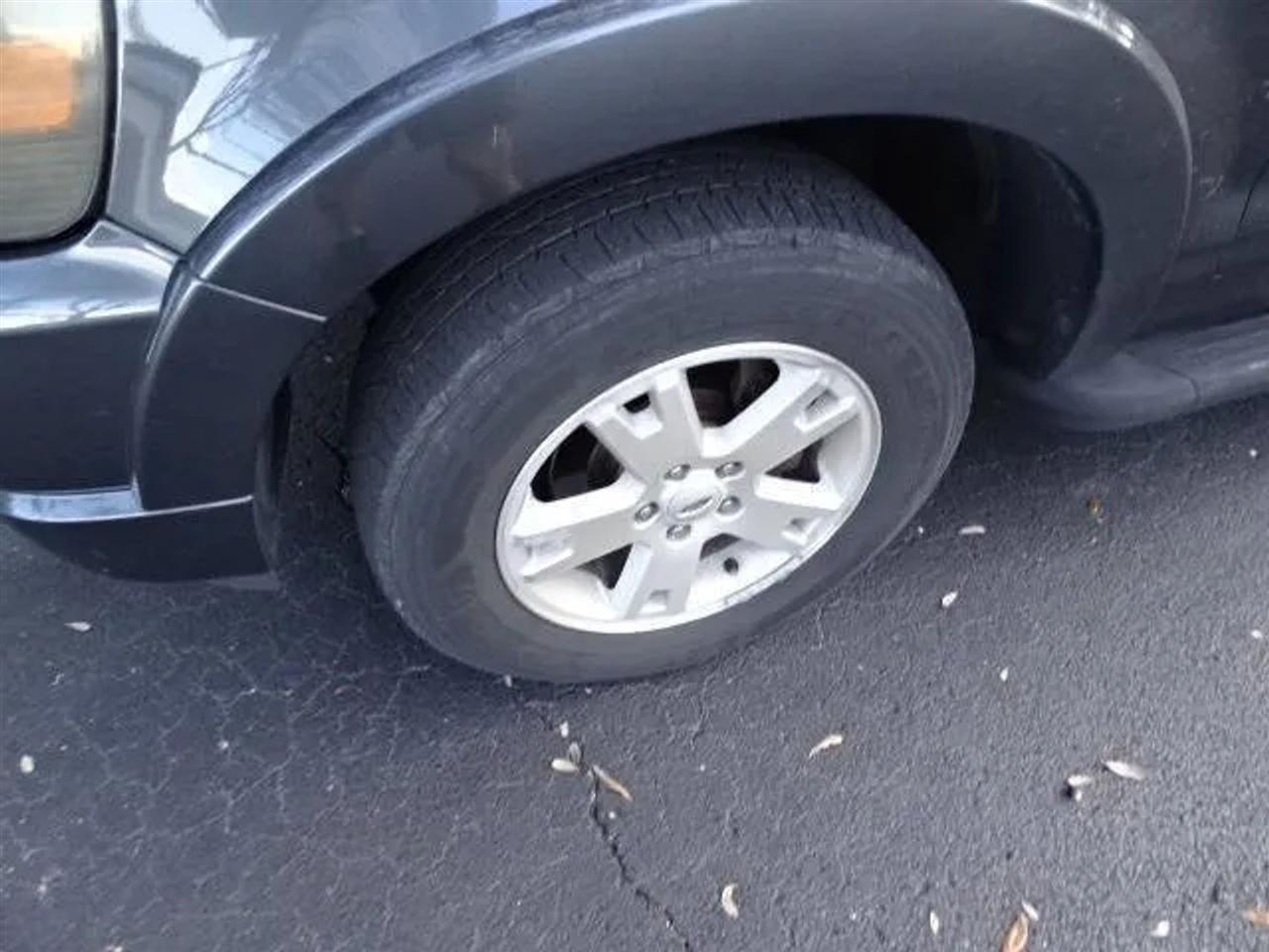 Ford Explorer RWD 4dr XLT 2010