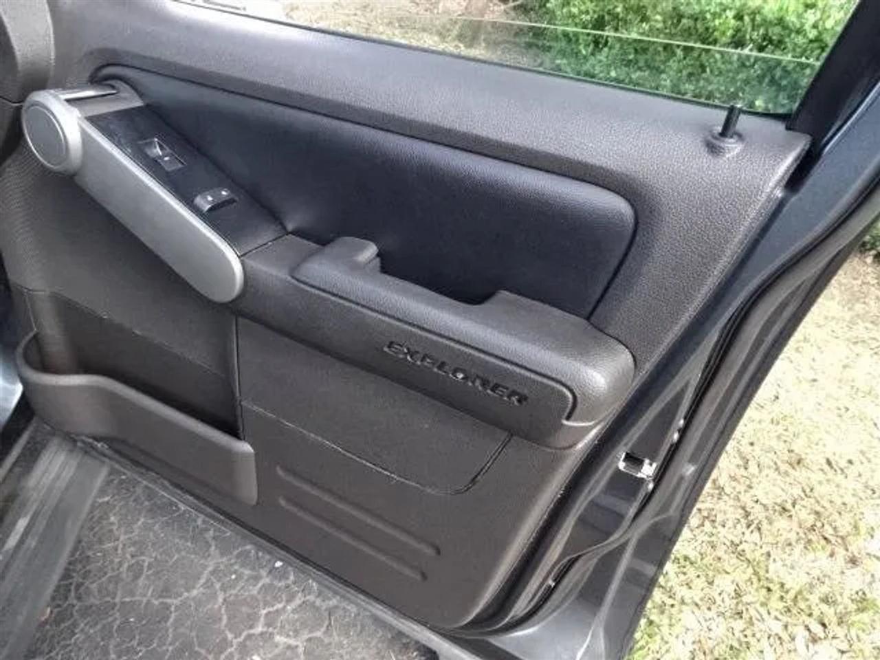 Ford Explorer RWD 4dr XLT 2010