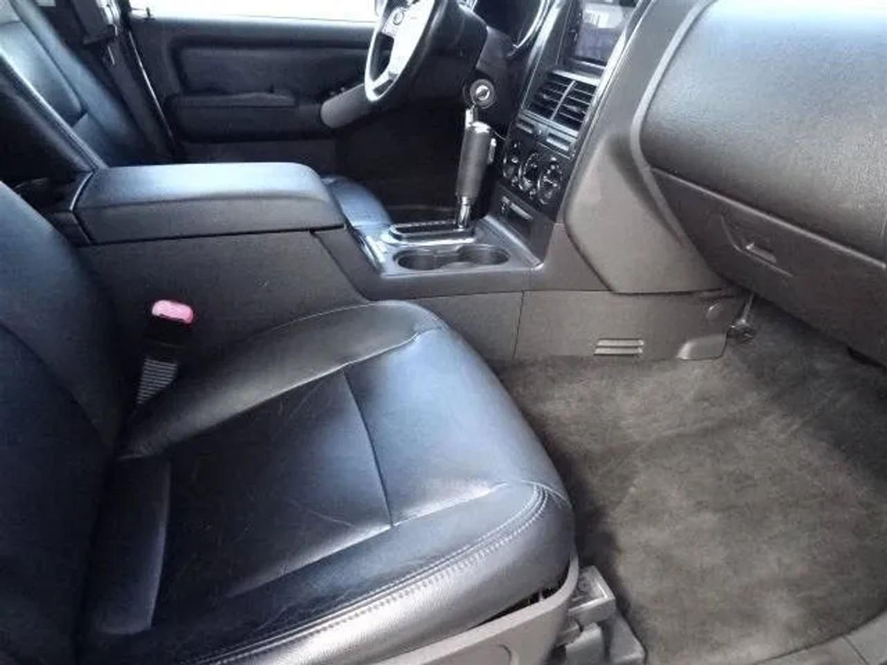 Ford Explorer RWD 4dr XLT 2010