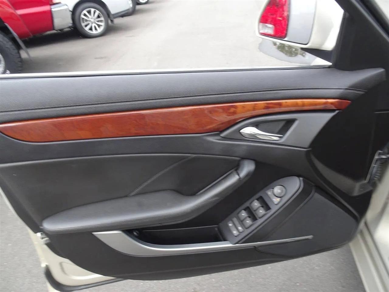 Cadillac CTS 4dr Sdn RWD w/1SA 2008