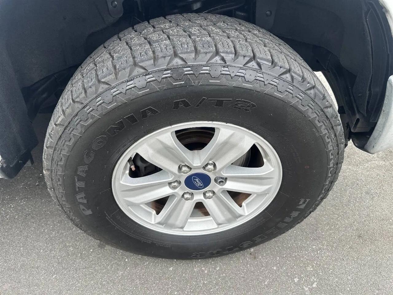 Ford F-150 2WD SuperCab 145" Lariat 2016