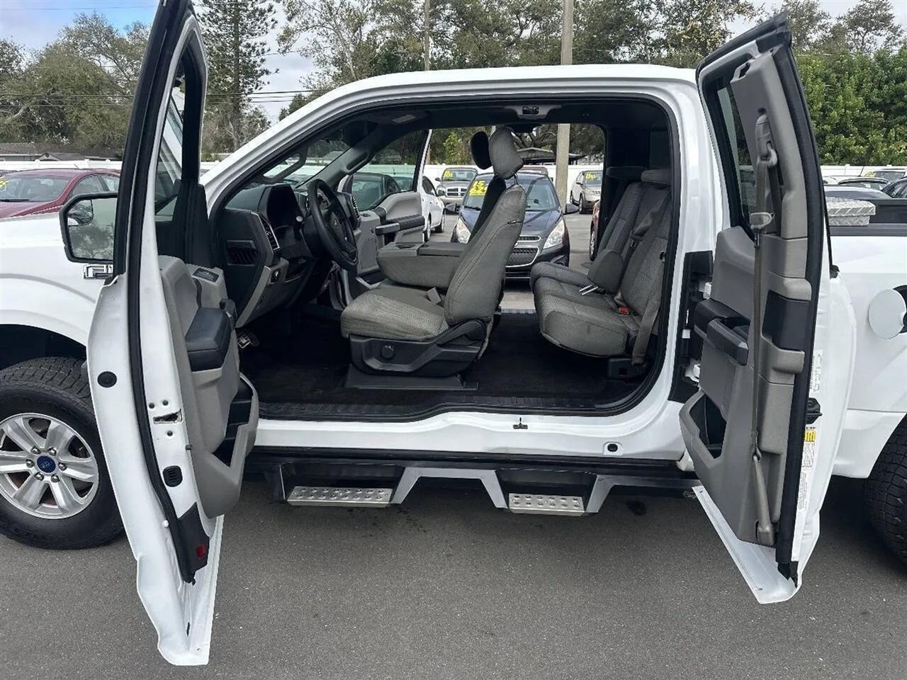 Ford F-150 2WD SuperCab 145" Lariat 2016