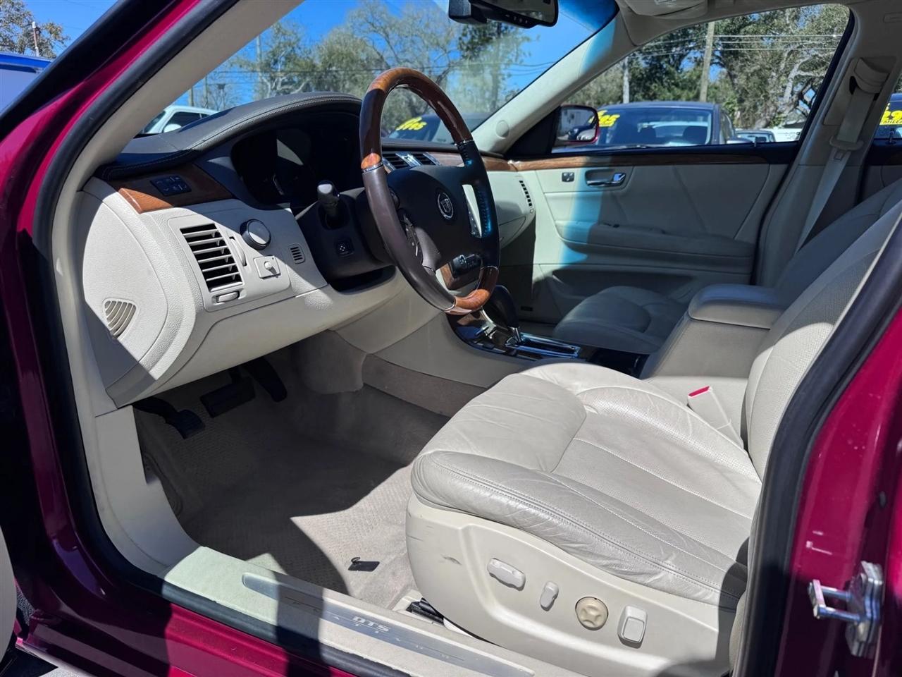 Cadillac DTS 4dr Sdn w/1SE 2008