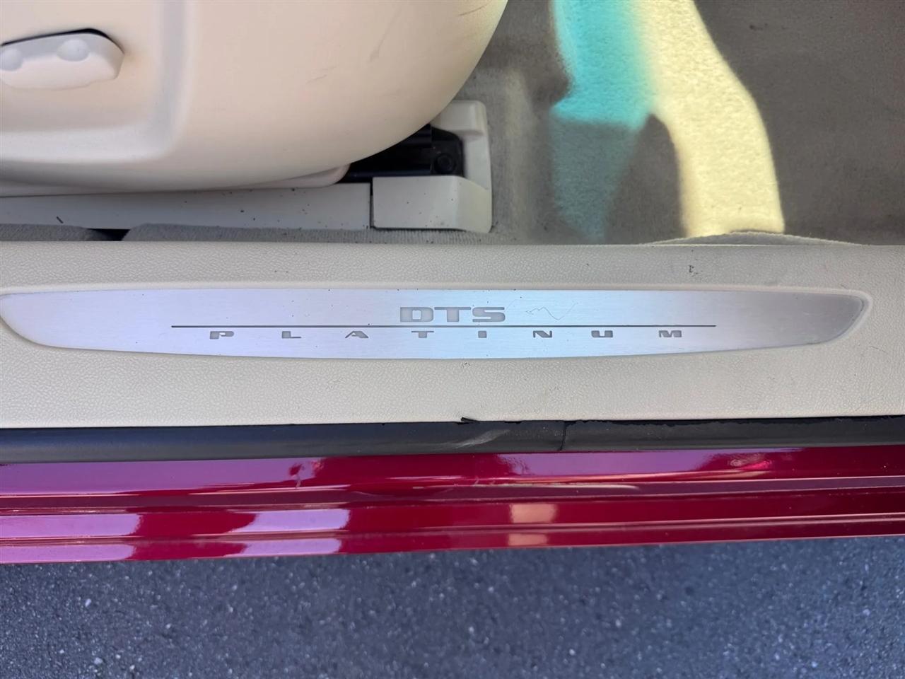 Cadillac DTS 4dr Sdn w/1SE 2008