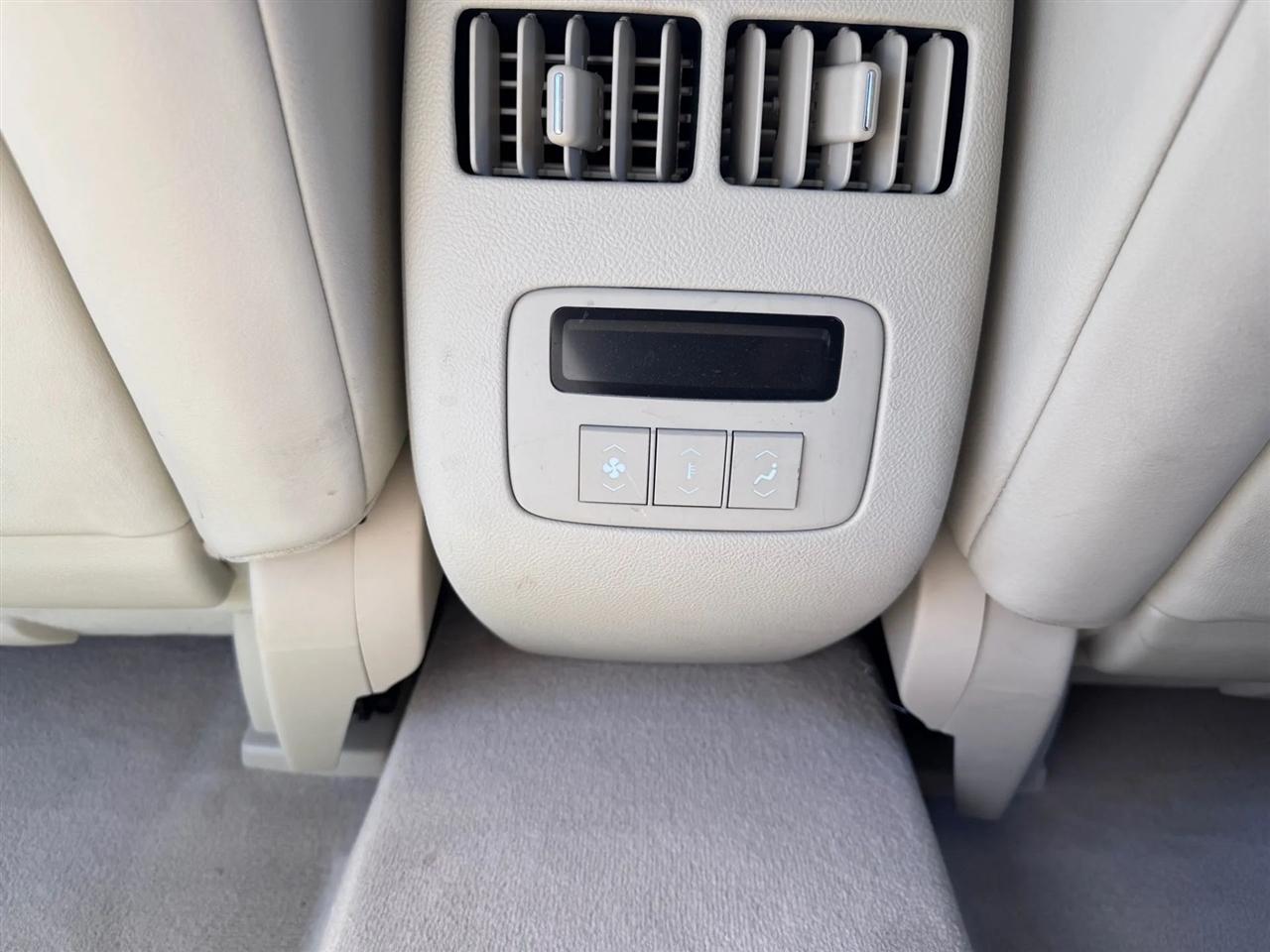 Cadillac DTS 4dr Sdn w/1SE 2008