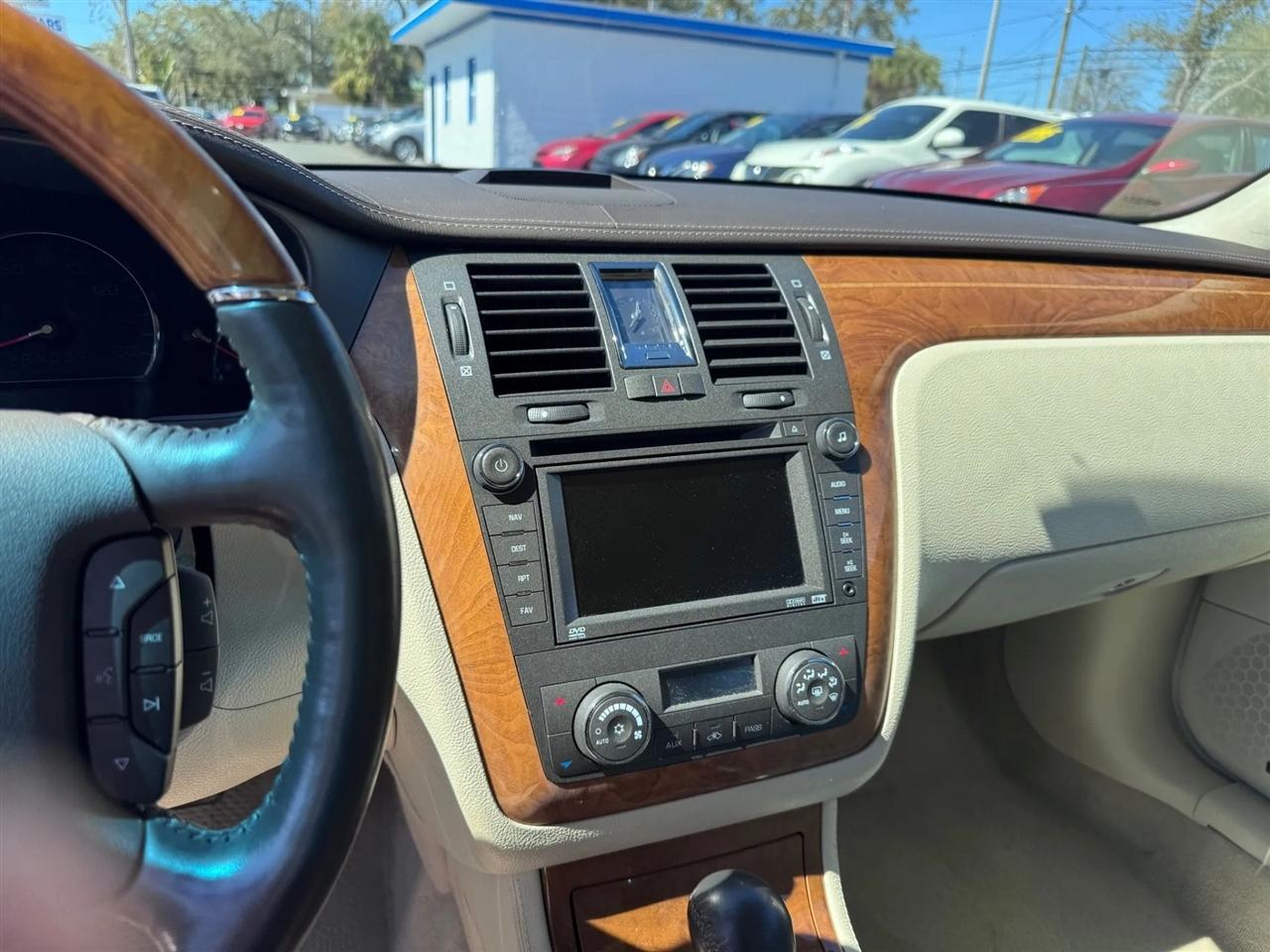 Cadillac DTS 4dr Sdn w/1SE 2008