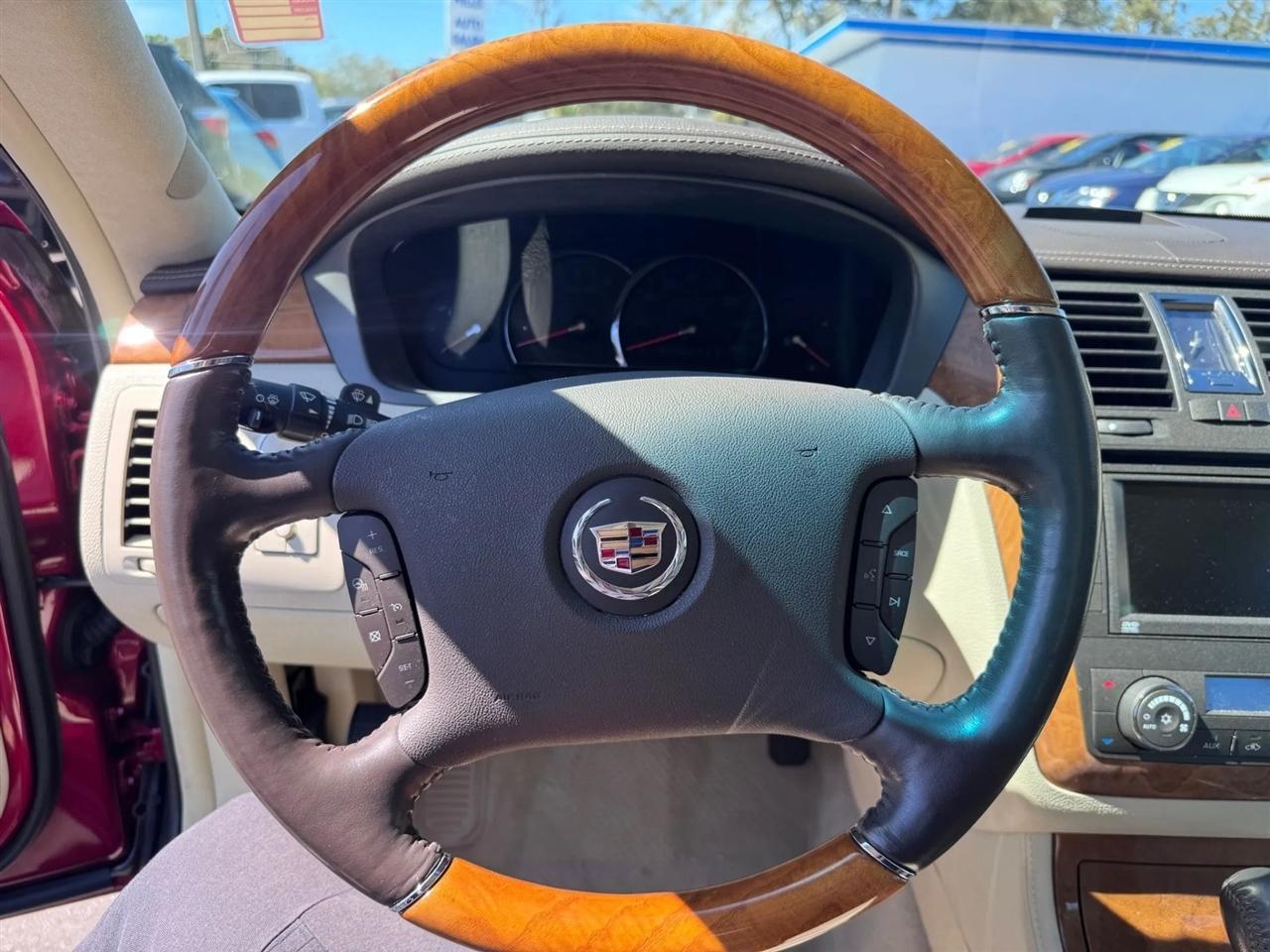 Cadillac DTS 4dr Sdn w/1SE 2008