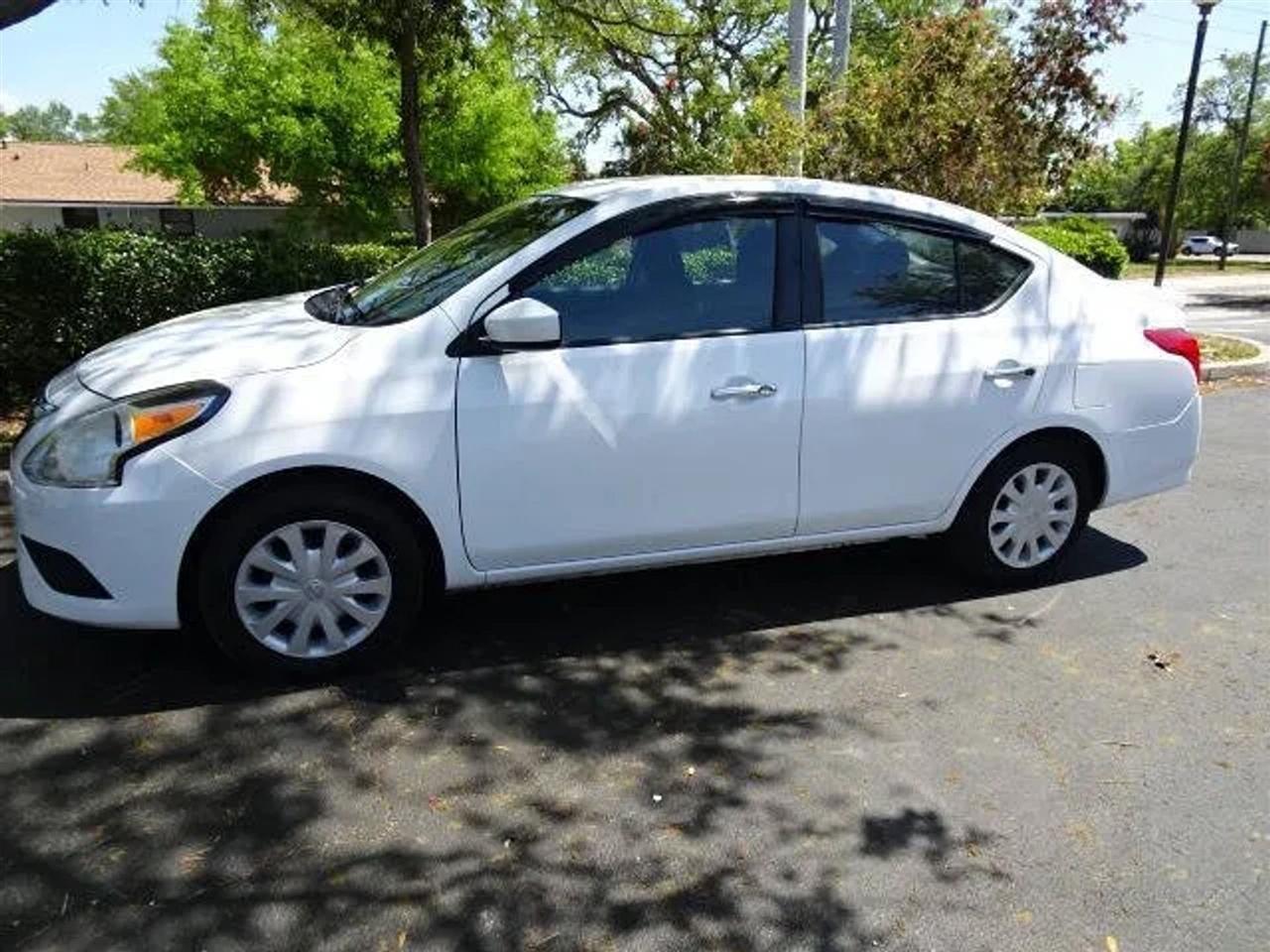 Nissan Versa Sedan SV CVT 2018