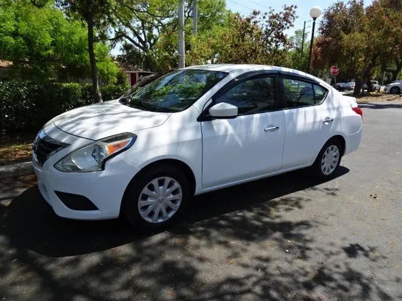 Nissan Versa Sedan SV CVT 2018