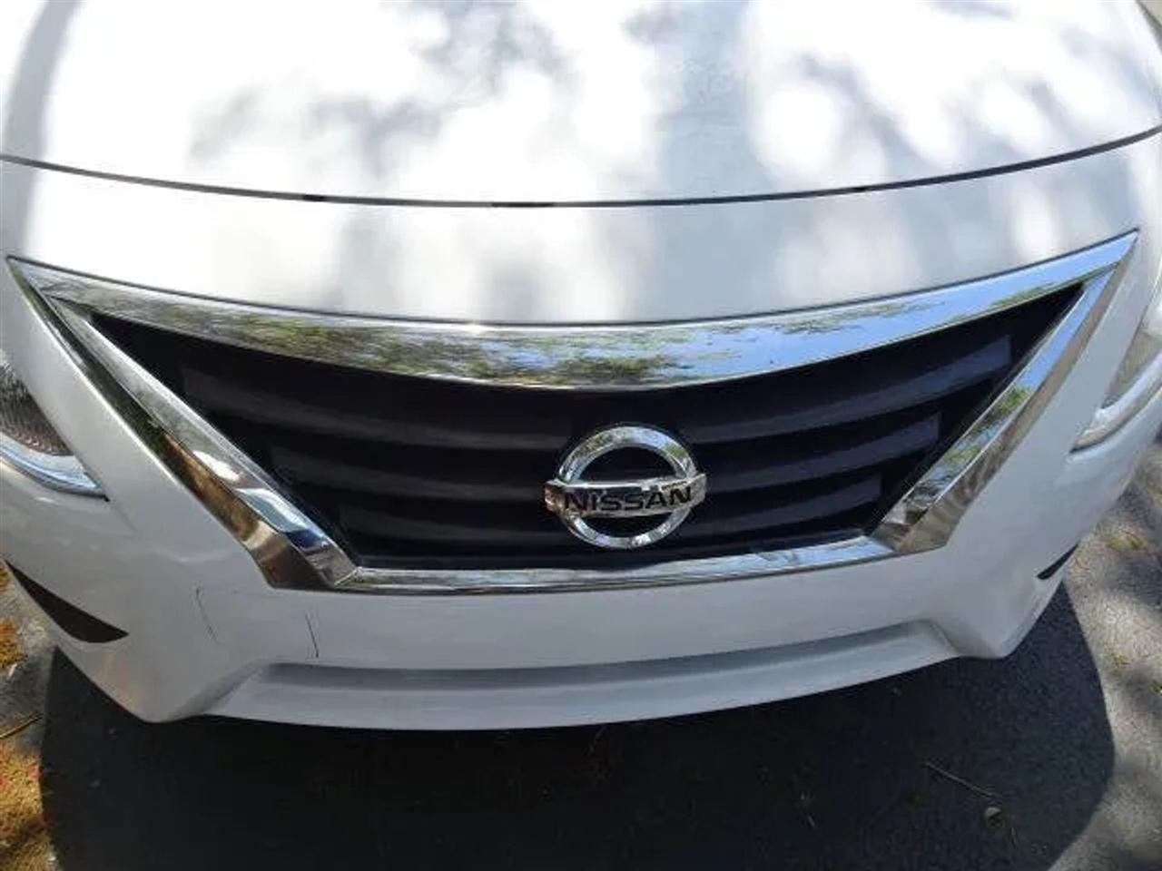 Nissan Versa Sedan SV CVT 2018