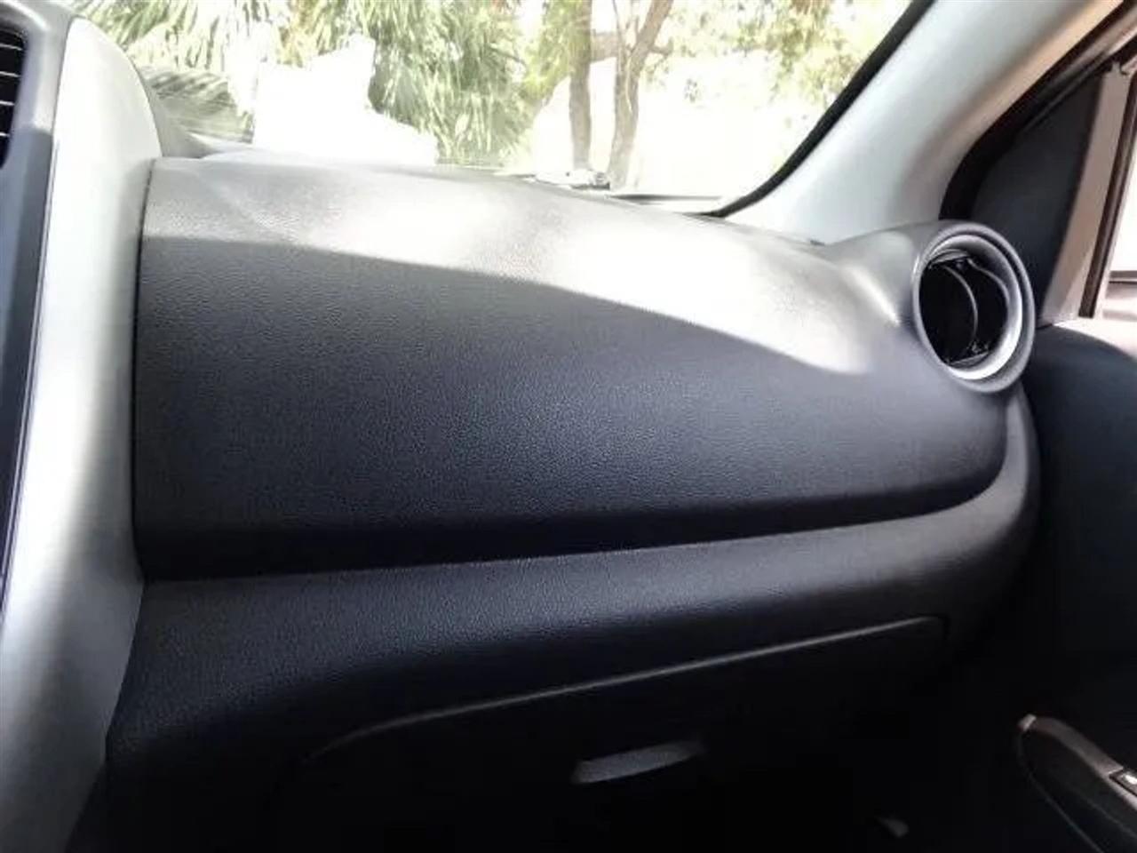 Nissan Versa Sedan SV CVT 2018