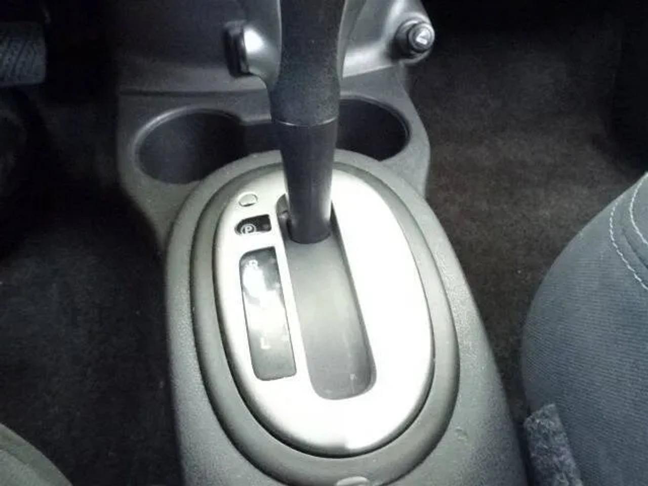 Nissan Versa Sedan SV CVT 2018