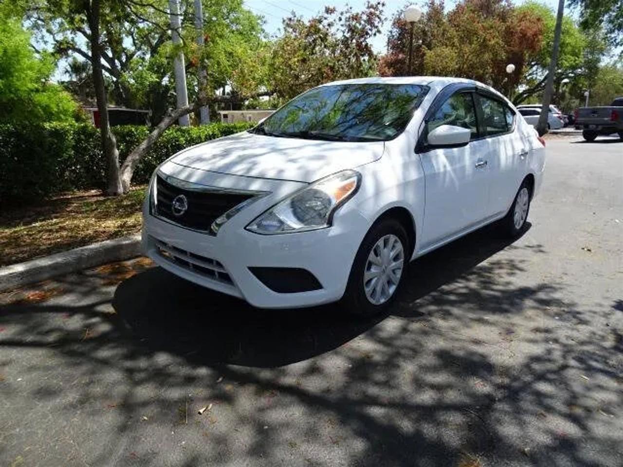 Nissan Versa Sedan SV CVT 2018