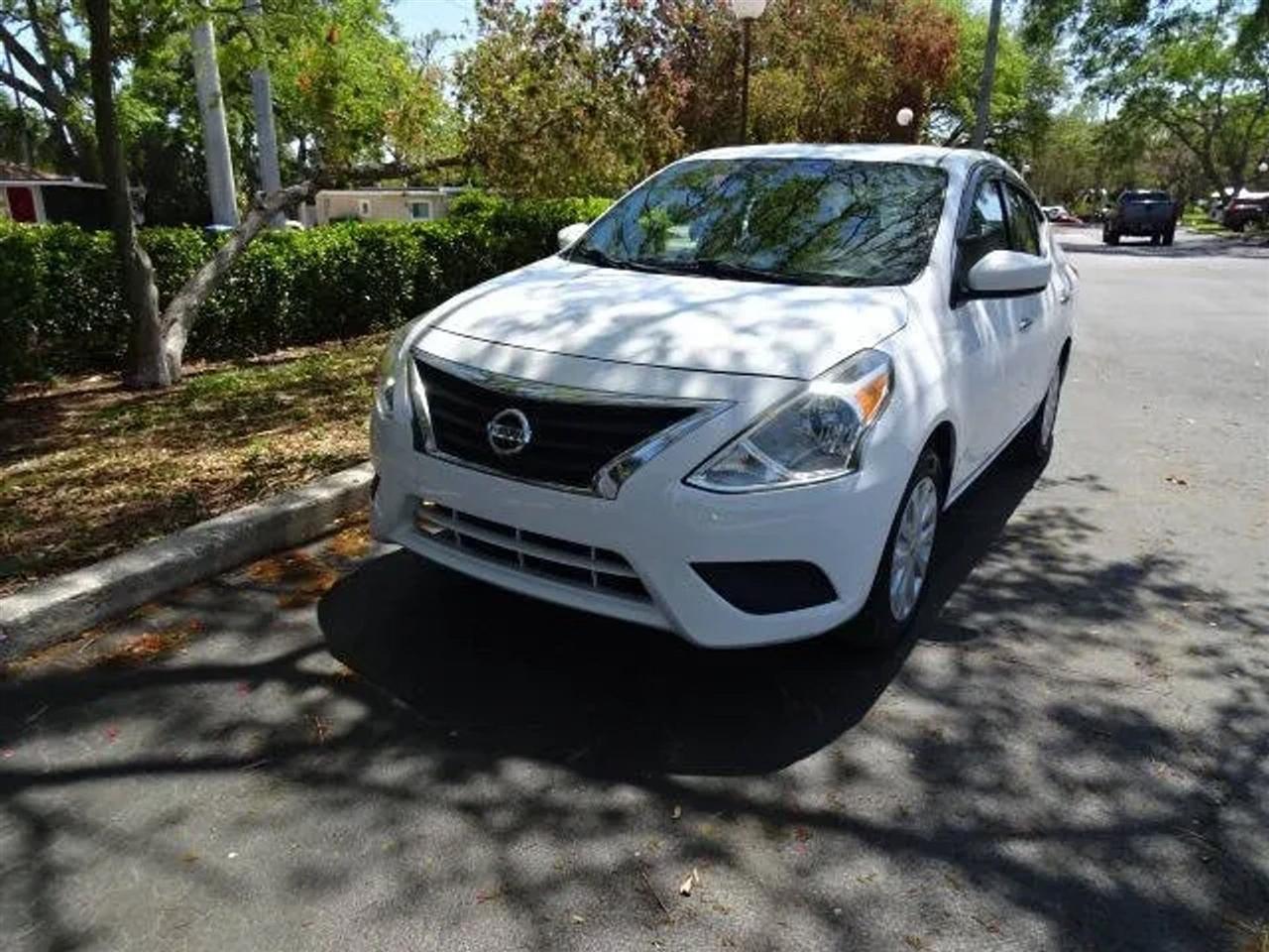 Nissan Versa Sedan SV CVT 2018