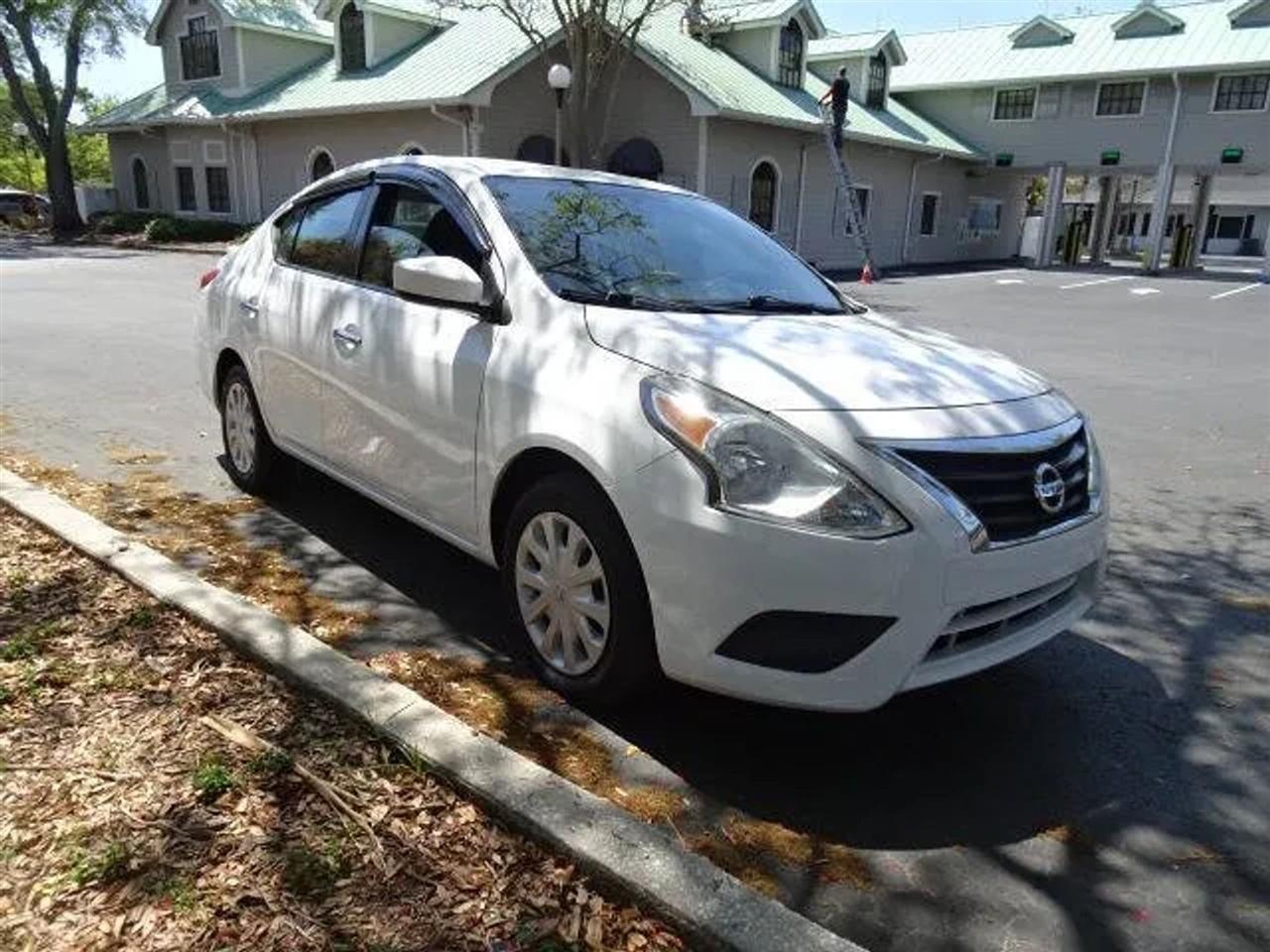 Nissan Versa Sedan SV CVT 2018