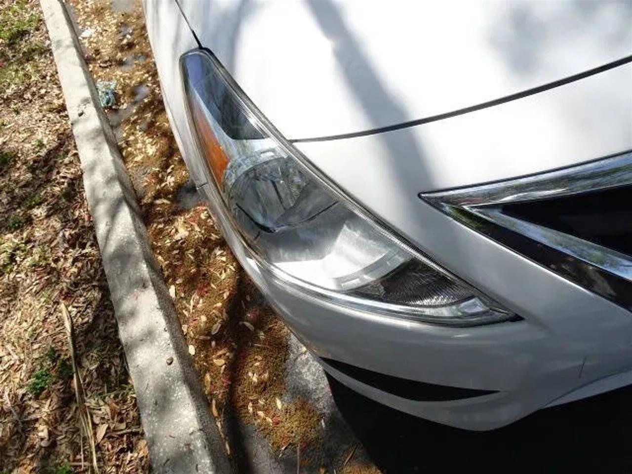 Nissan Versa Sedan SV CVT 2018