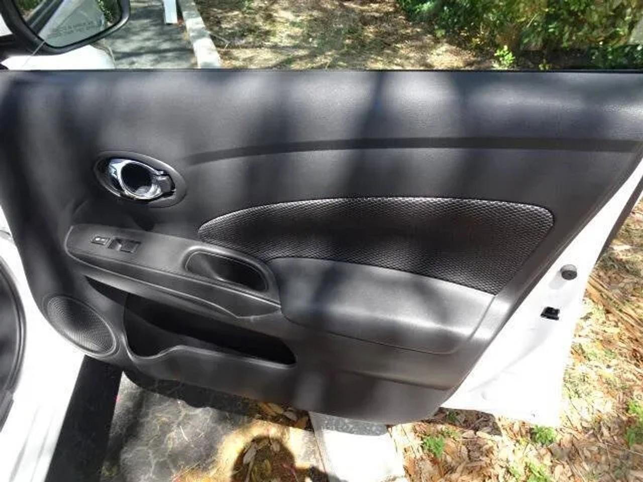 Nissan Versa Sedan SV CVT 2018