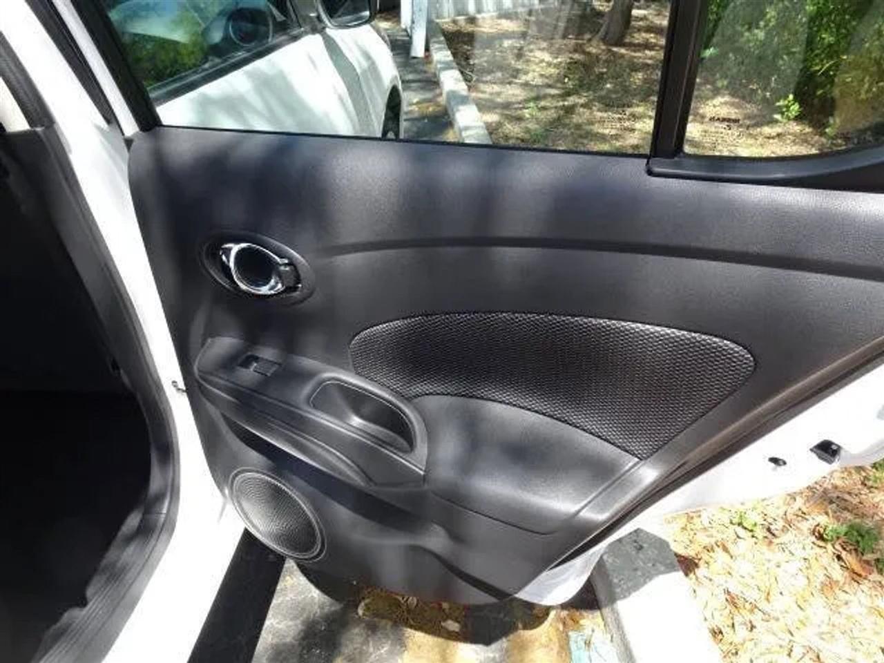 Nissan Versa Sedan SV CVT 2018