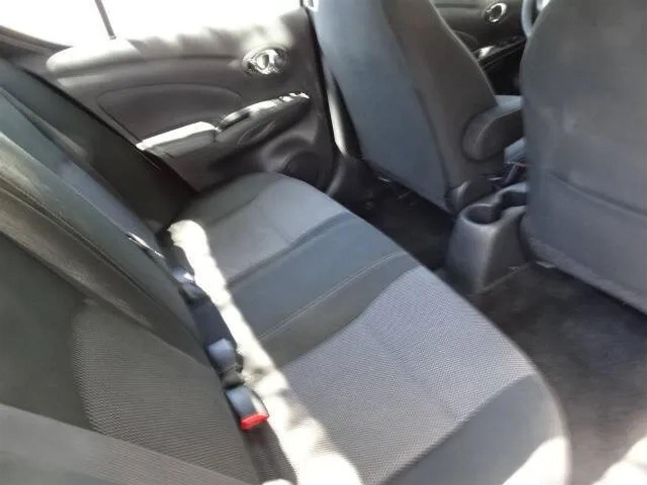 Nissan Versa Sedan SV CVT 2018