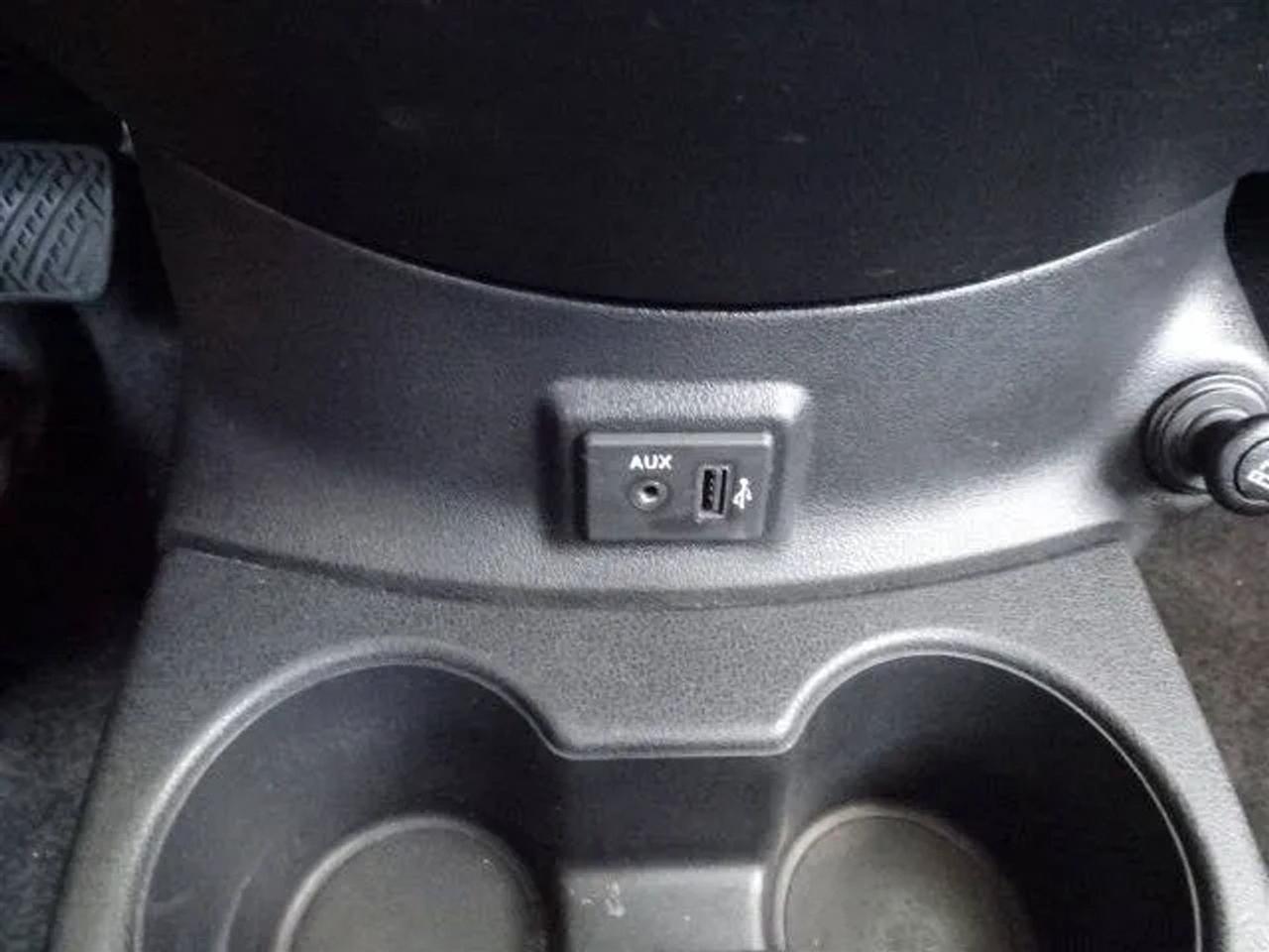 Nissan Versa Sedan SV CVT 2018