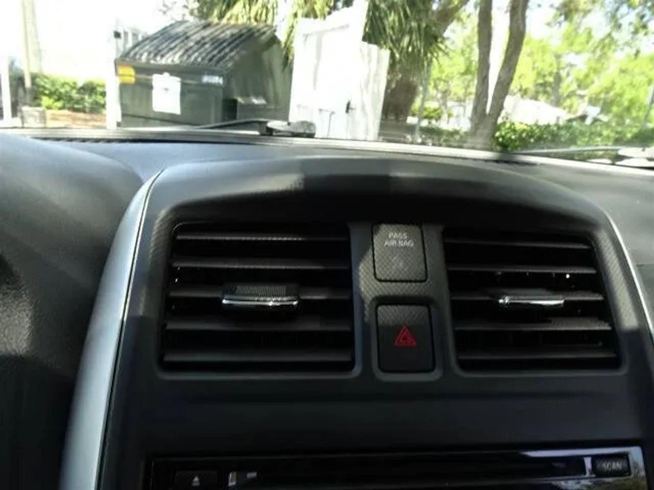 Nissan Versa Sedan SV CVT 2018