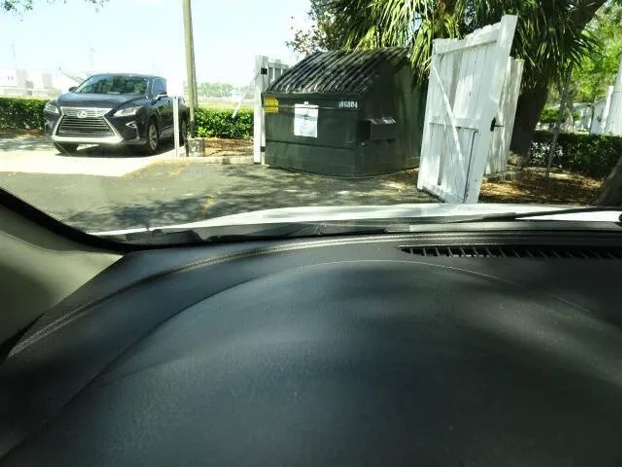 Nissan Versa Sedan SV CVT 2018