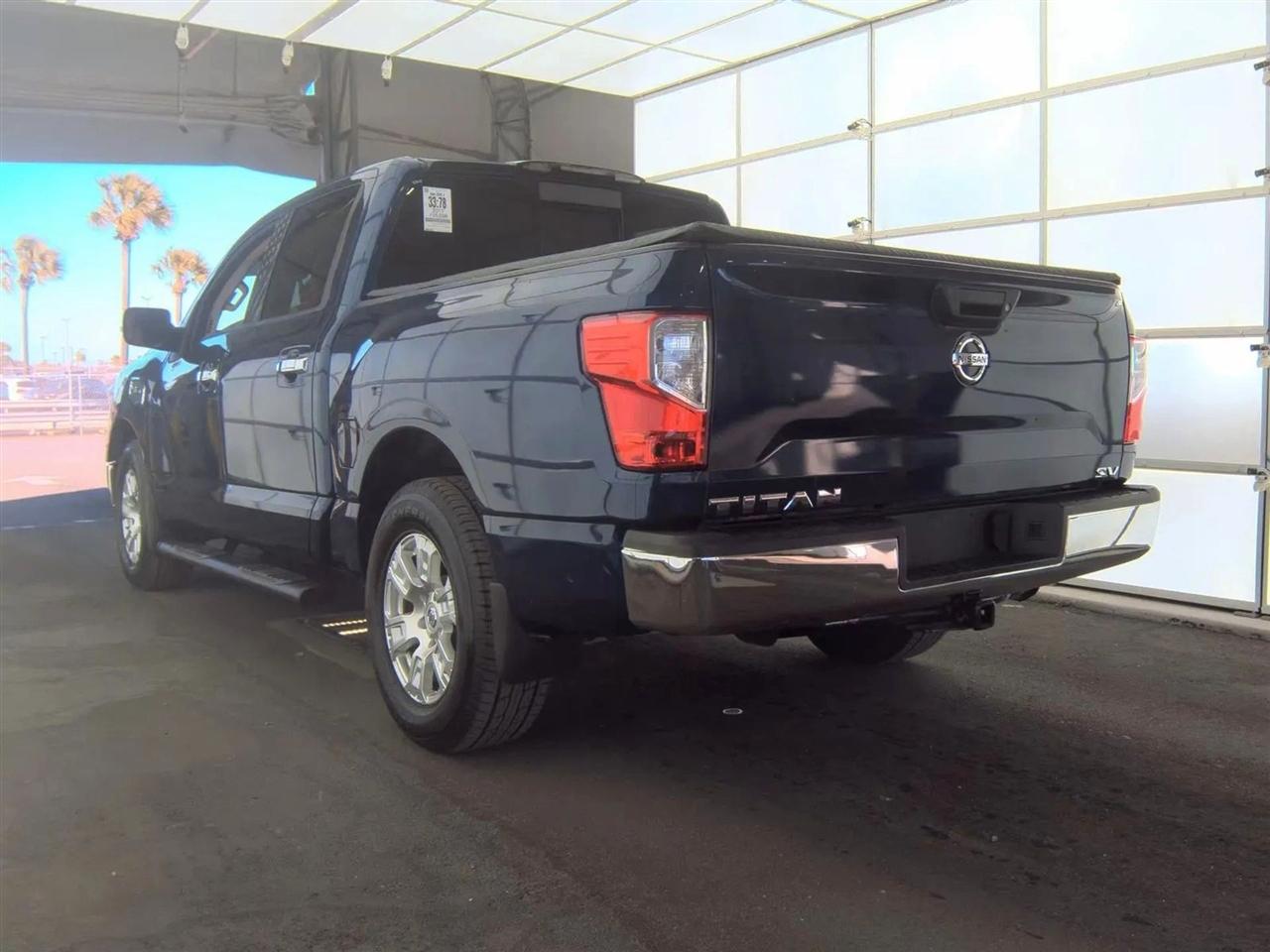 Nissan Titan 4x2 Crew Cab SV 2017