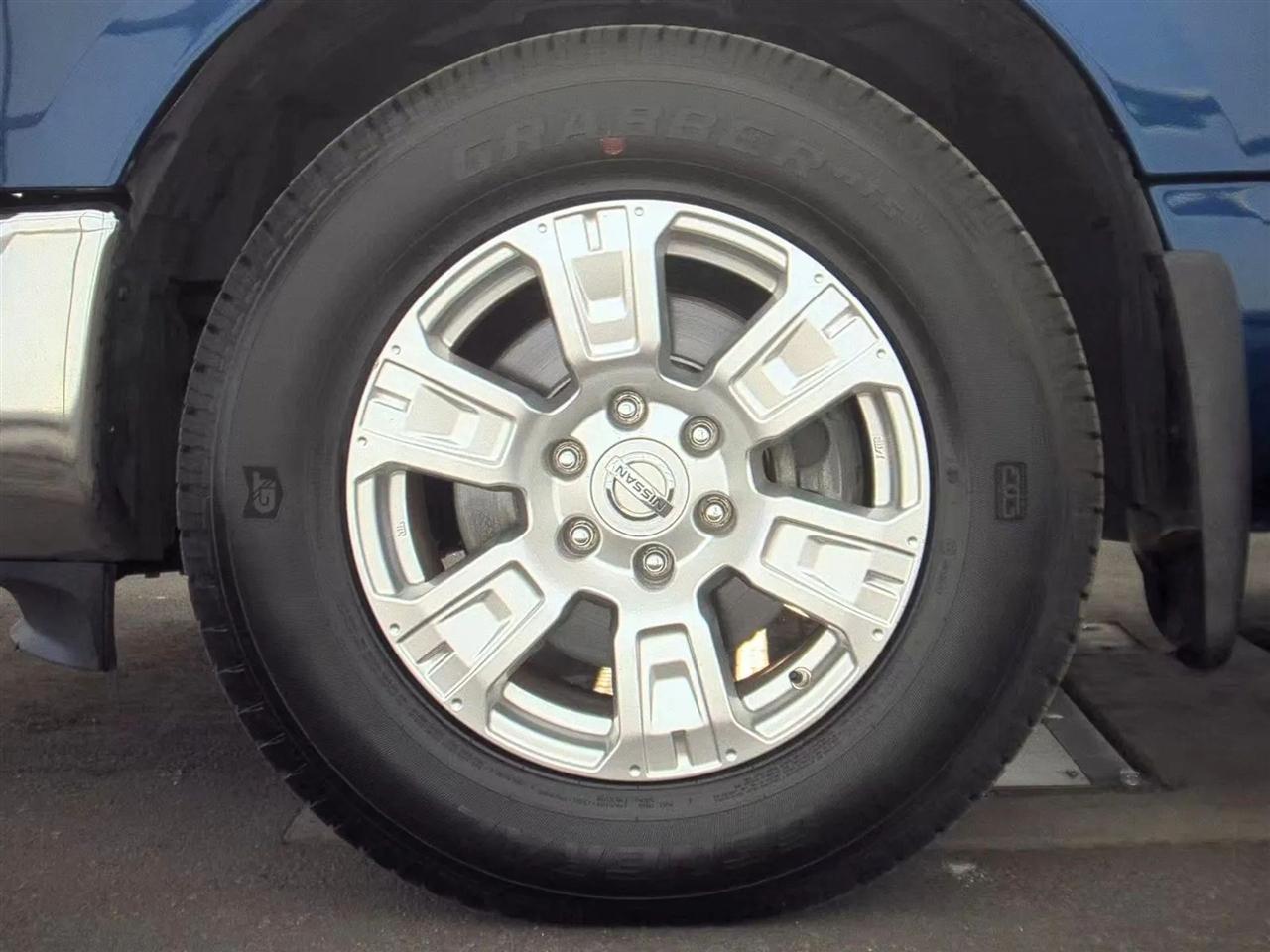 Nissan Titan 4x2 Crew Cab SV 2017