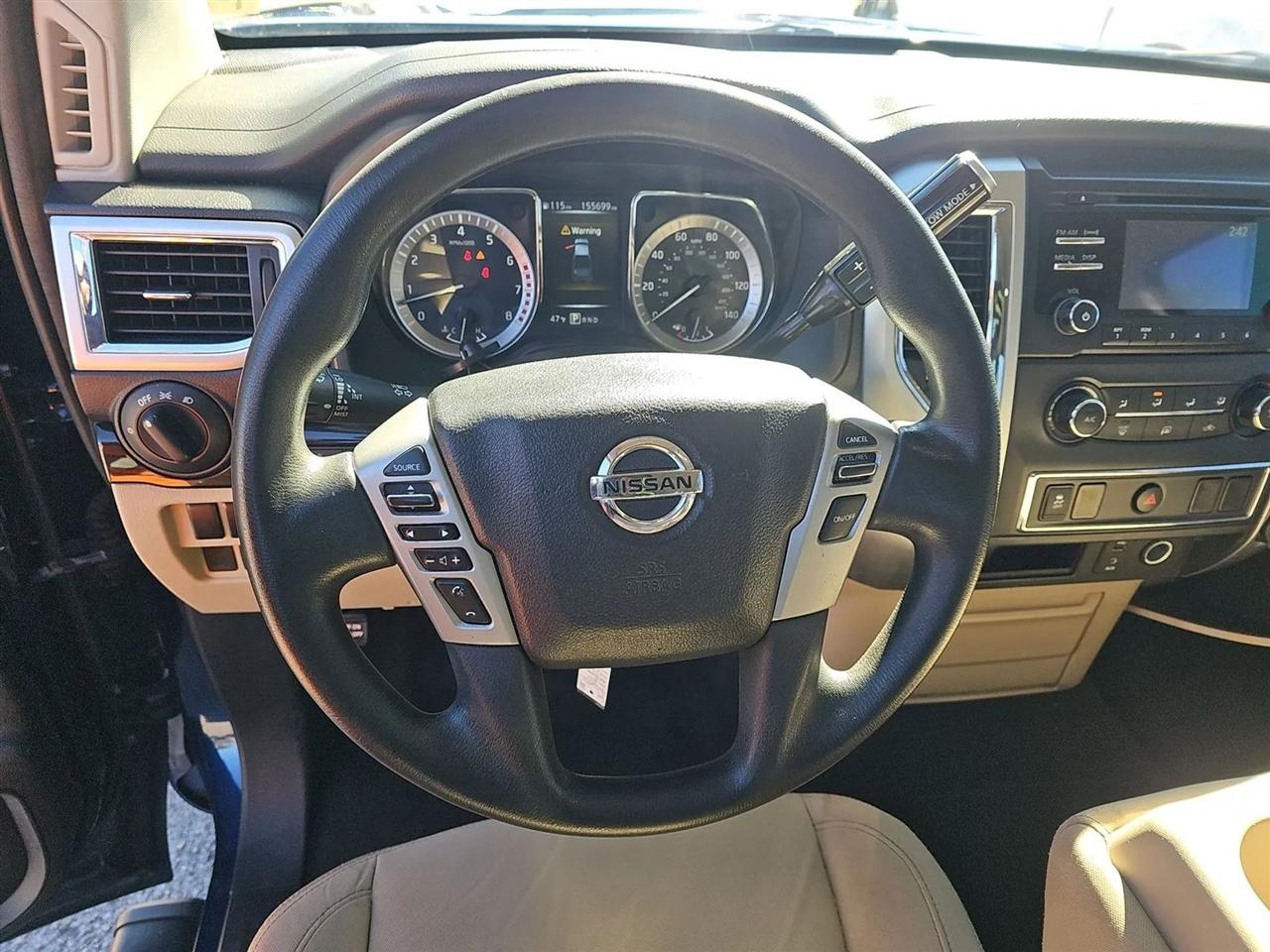 Nissan Titan 4x2 Crew Cab SV 2017