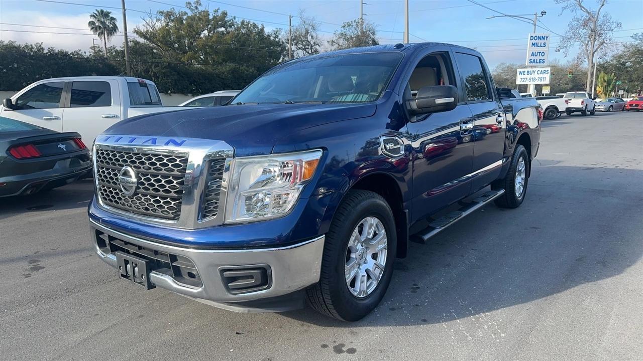 Nissan Titan 4x2 Crew Cab SV 2017