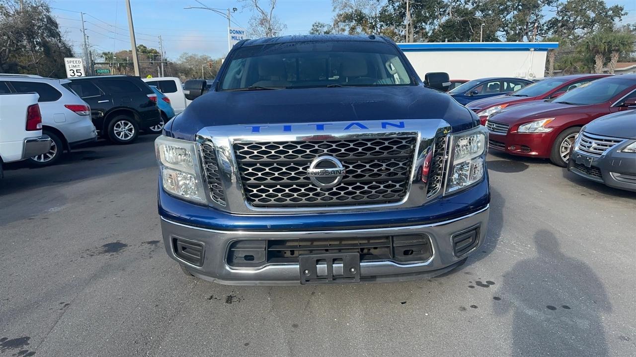 Nissan Titan 4x2 Crew Cab SV 2017