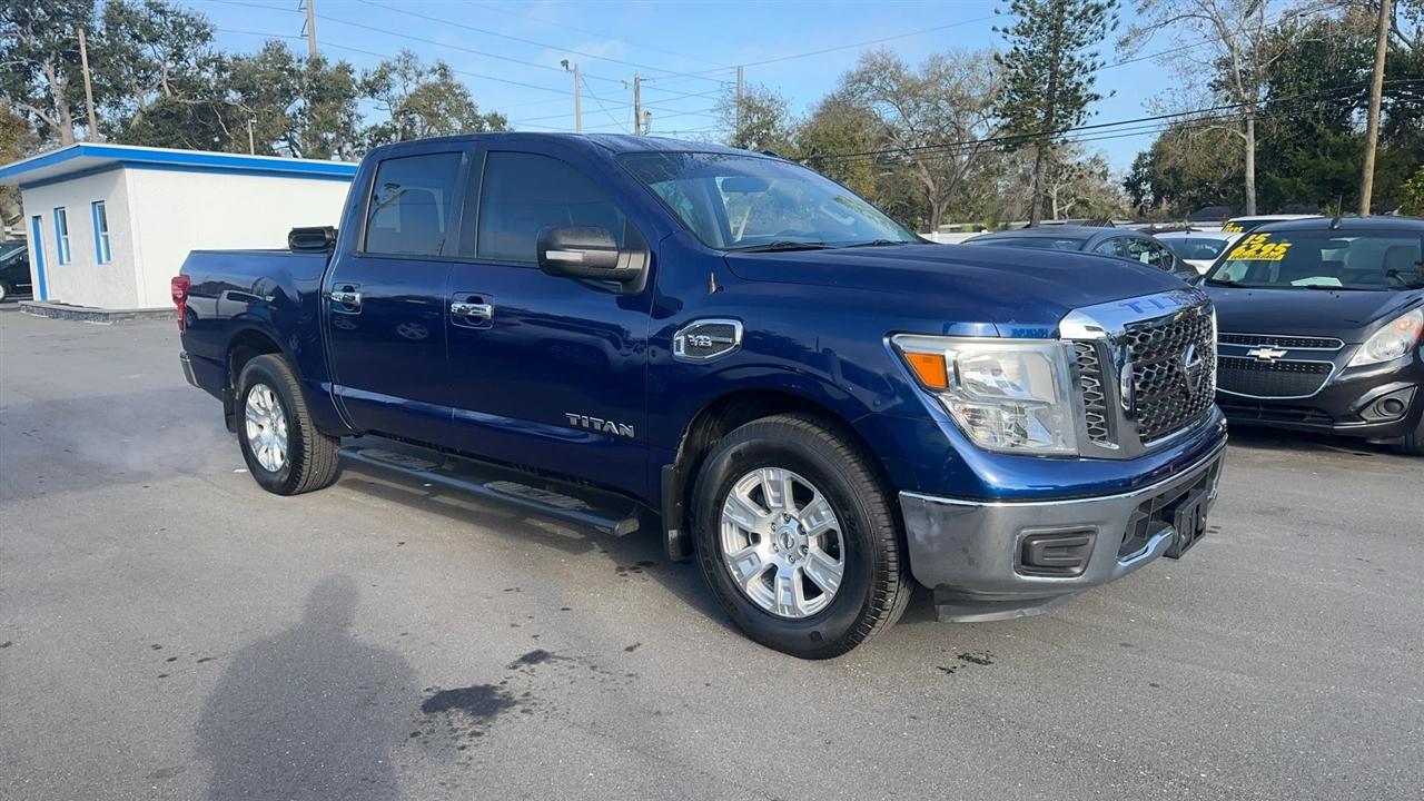 Nissan Titan 4x2 Crew Cab SV 2017