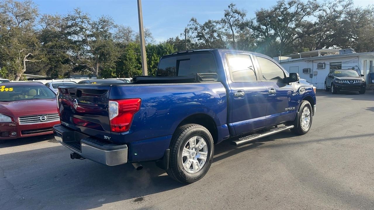 Nissan Titan 4x2 Crew Cab SV 2017