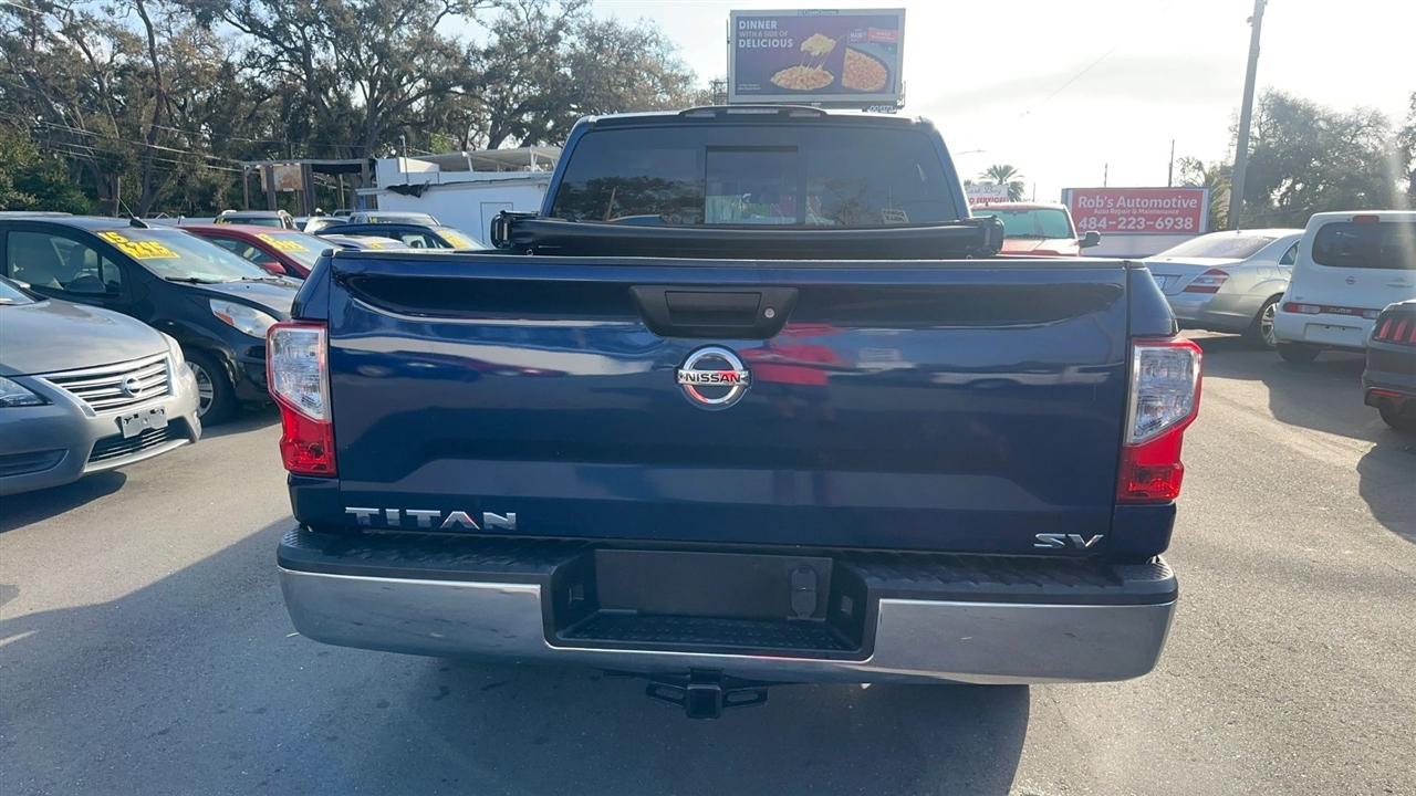 Nissan Titan 4x2 Crew Cab SV 2017