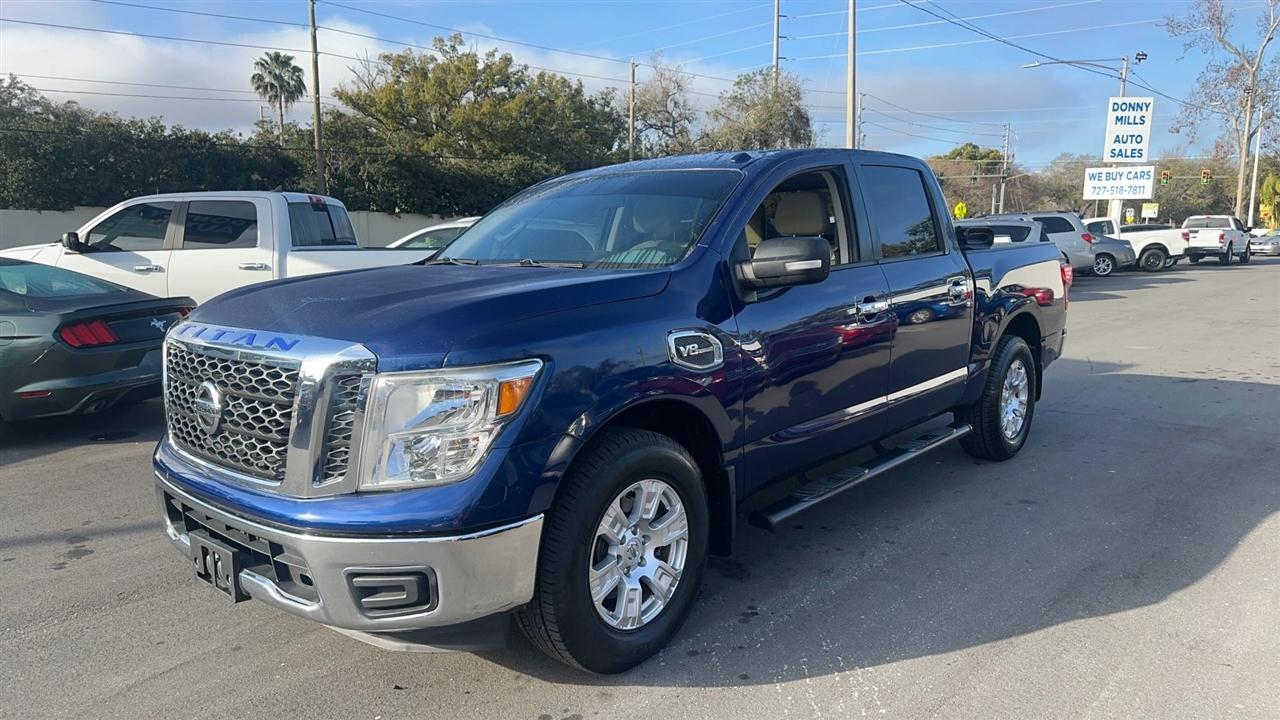 Nissan Titan 4x2 Crew Cab SV 2017