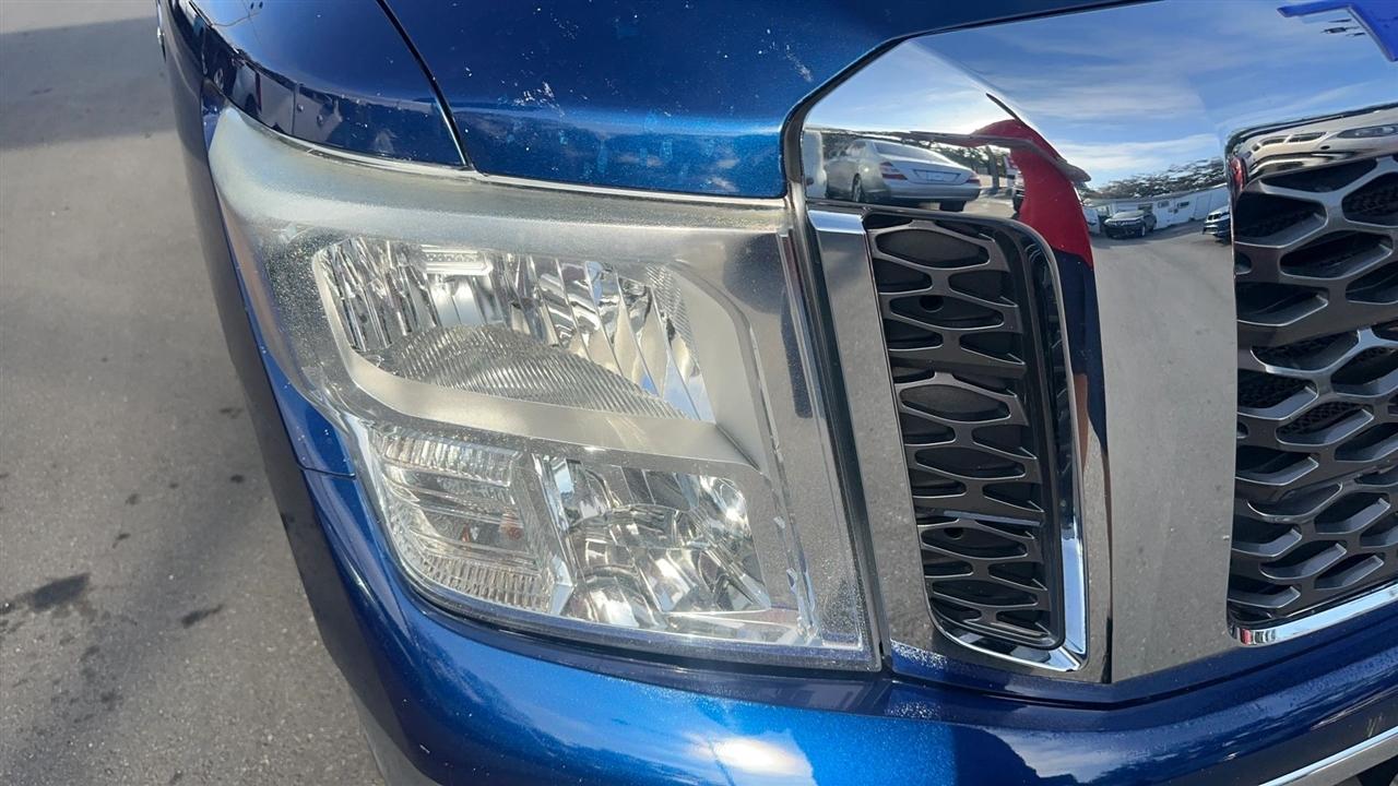 Nissan Titan 4x2 Crew Cab SV 2017