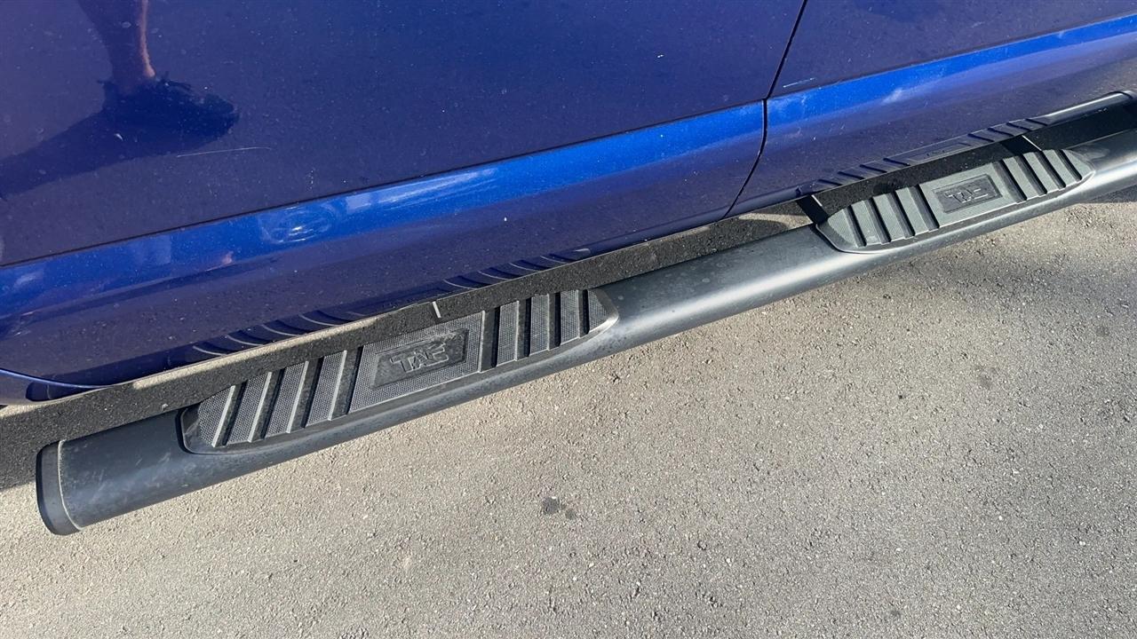 Nissan Titan 4x2 Crew Cab SV 2017