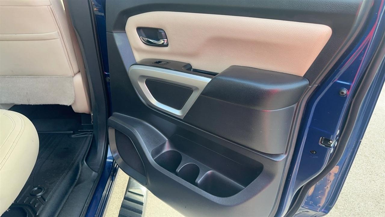 Nissan Titan 4x2 Crew Cab SV 2017