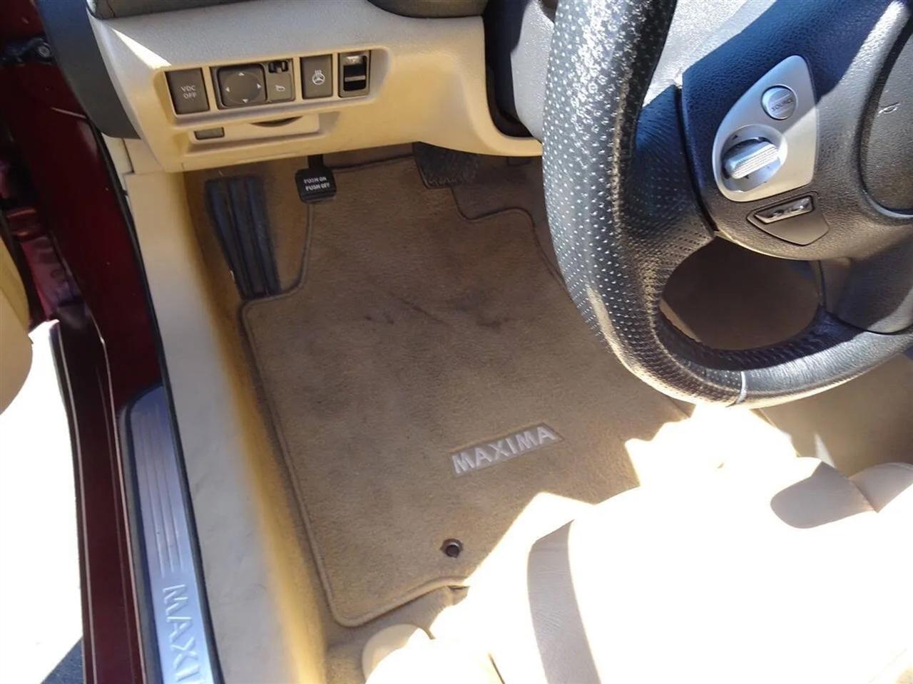 Nissan Maxima 4dr Sdn V6 CVT 3.5 SV 2009