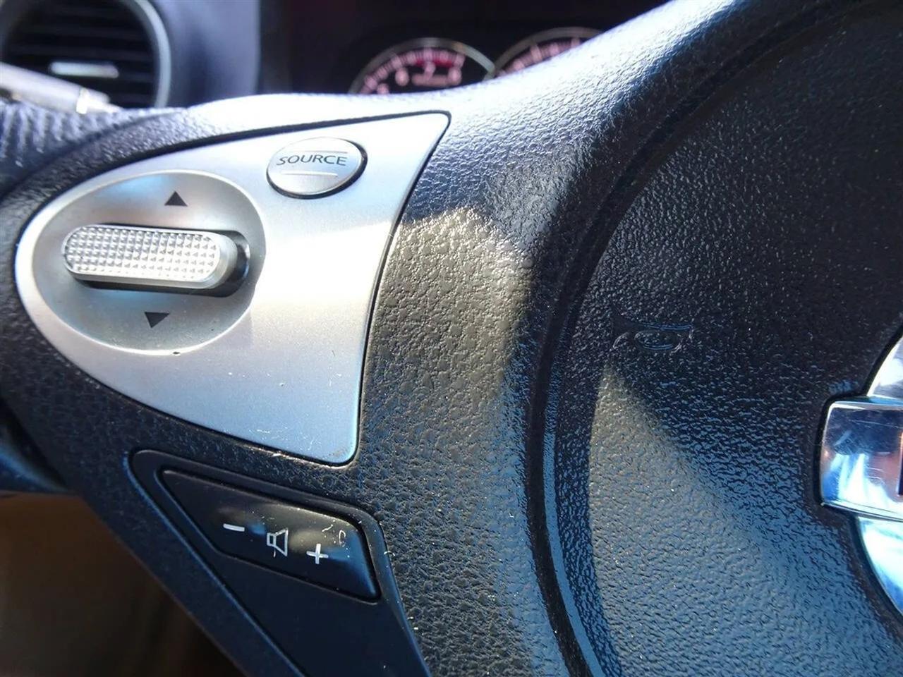 Nissan Maxima 4dr Sdn V6 CVT 3.5 SV 2009