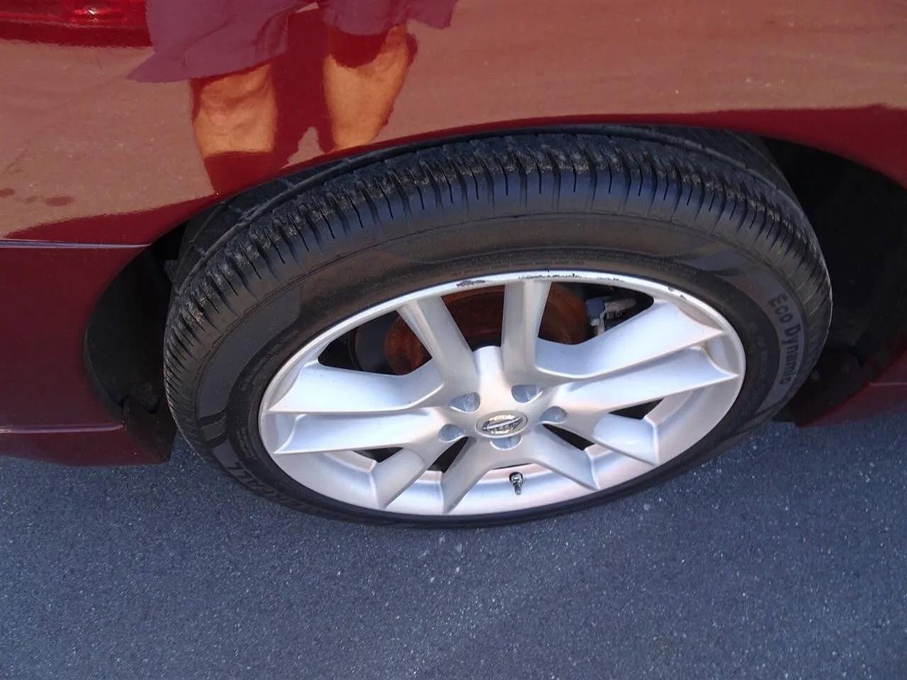 Nissan Maxima 4dr Sdn V6 CVT 3.5 SV 2009