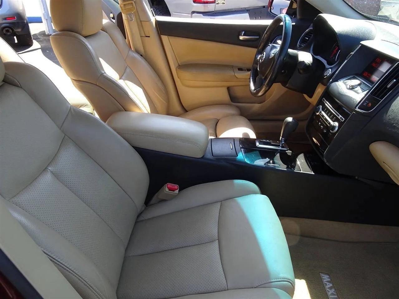 Nissan Maxima 4dr Sdn V6 CVT 3.5 SV 2009