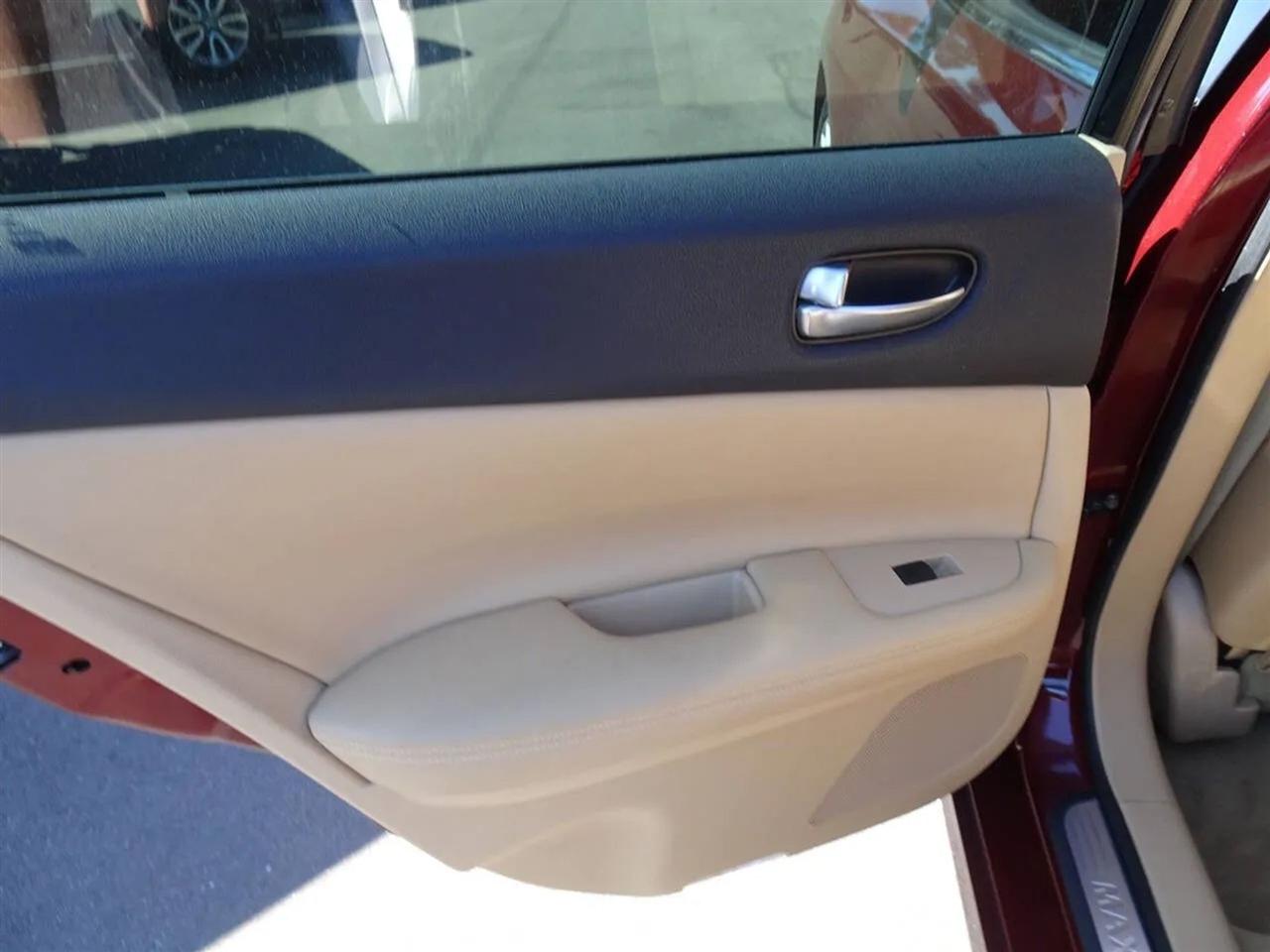 Nissan Maxima 4dr Sdn V6 CVT 3.5 SV 2009