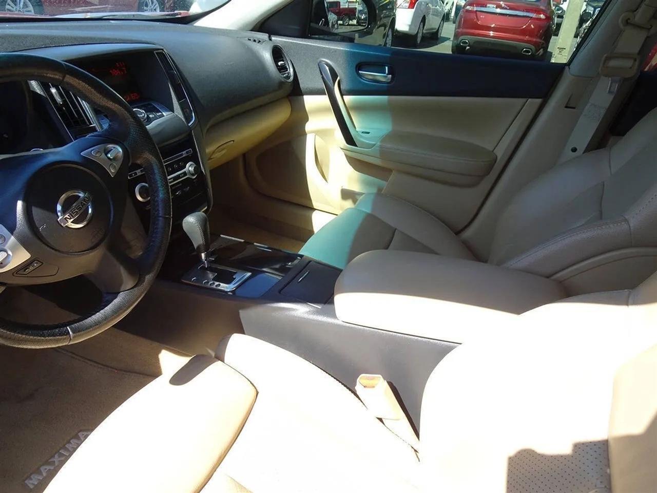 Nissan Maxima 4dr Sdn V6 CVT 3.5 SV 2009