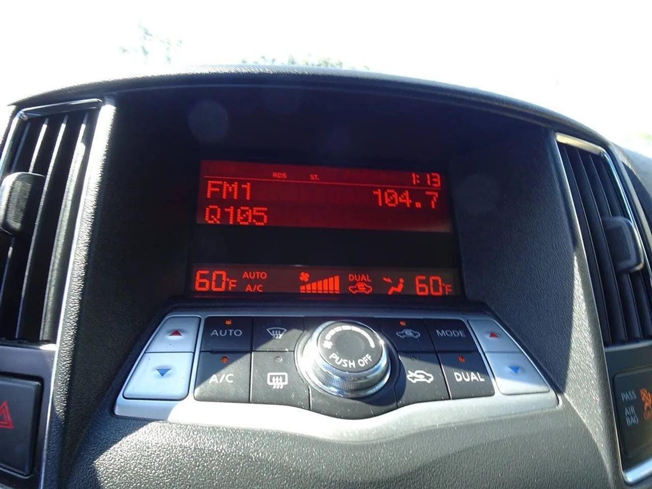 Nissan Maxima 4dr Sdn V6 CVT 3.5 SV 2009