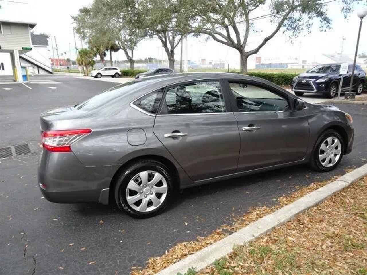 2015 Nissan Sentra S - Photo 8