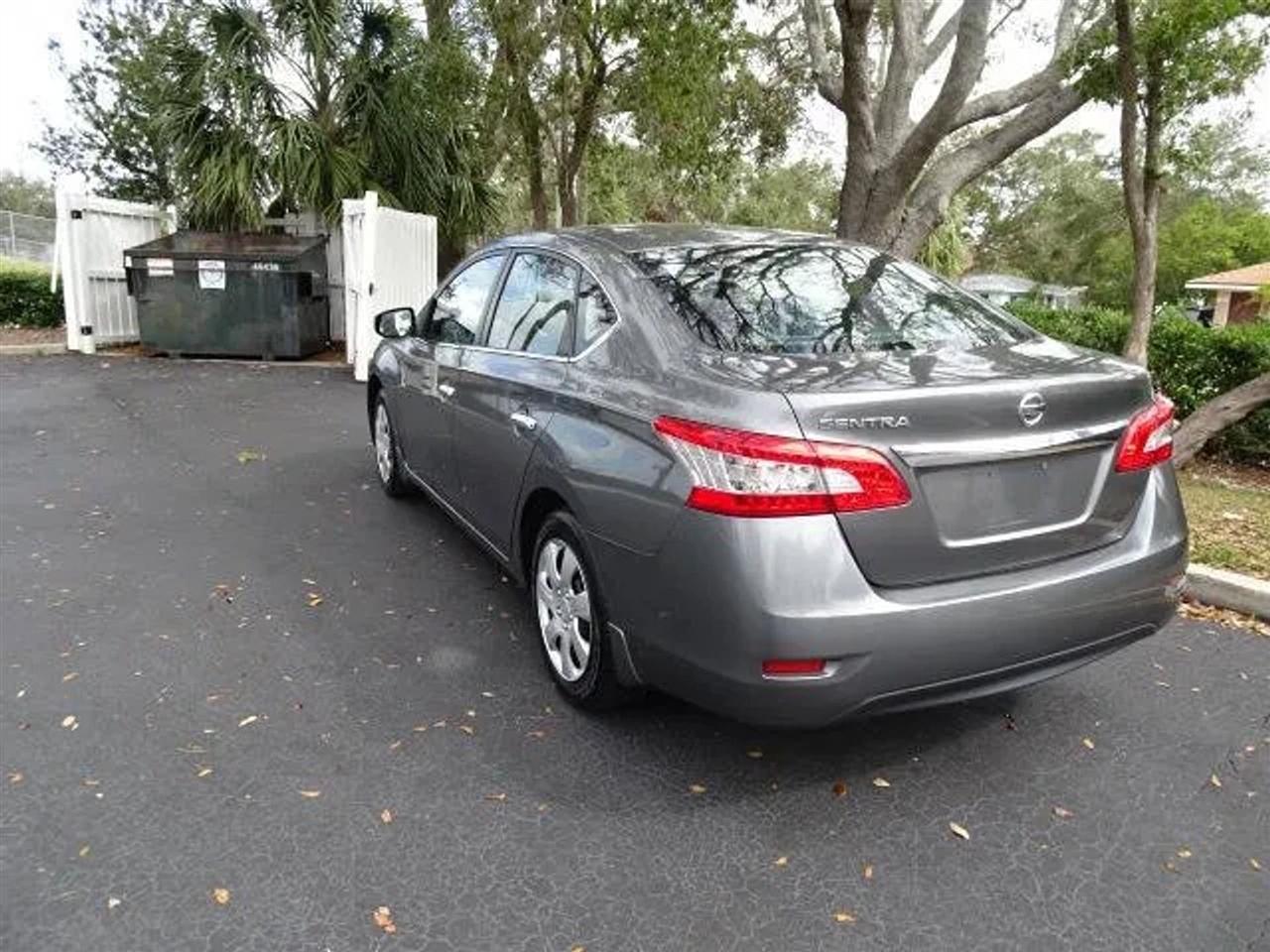 2015 Nissan Sentra S - Photo 12